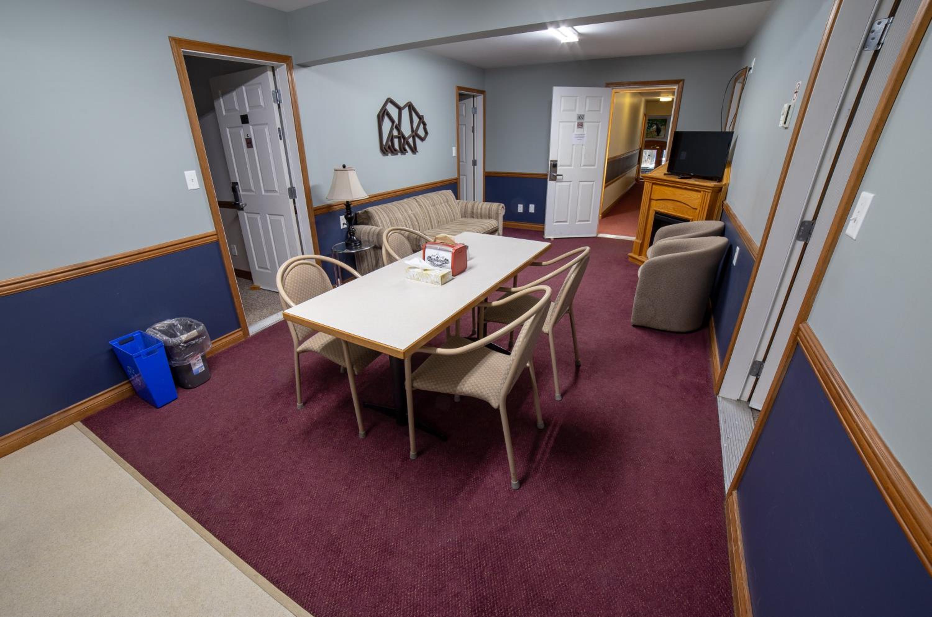 Peaks Lodge