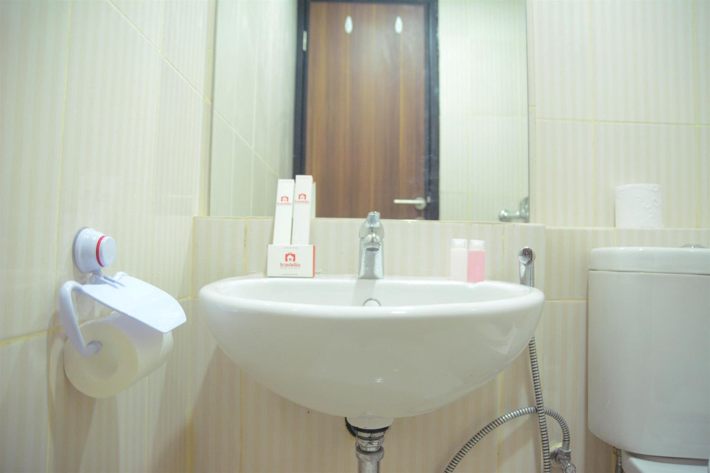 Simply Studio Room at Annora Living Apartment Tangerang By Travelio, Tangerang - 10