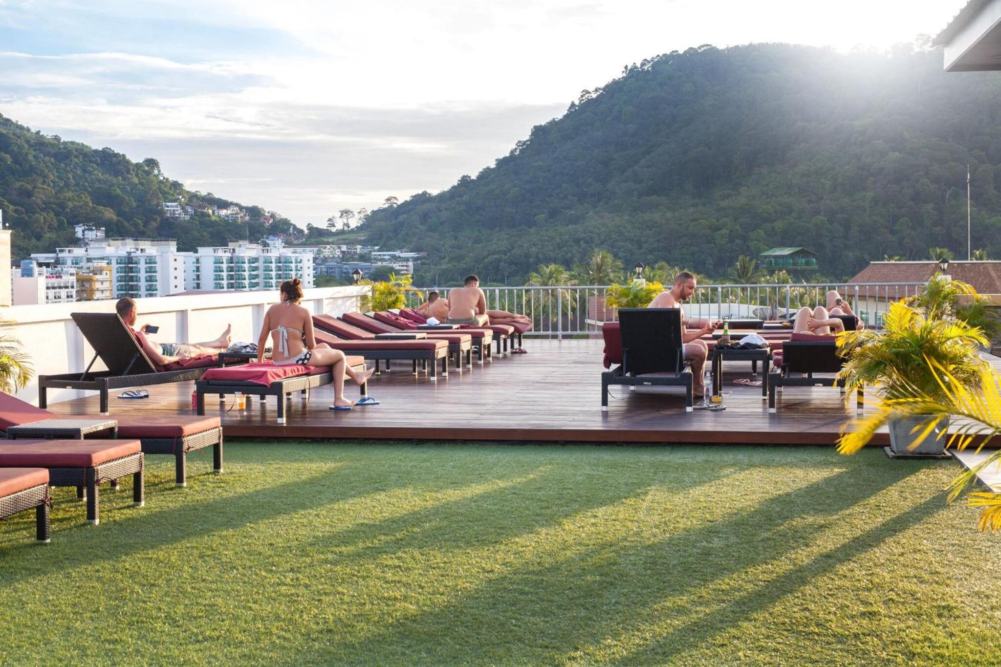 Paripas Patong Resort