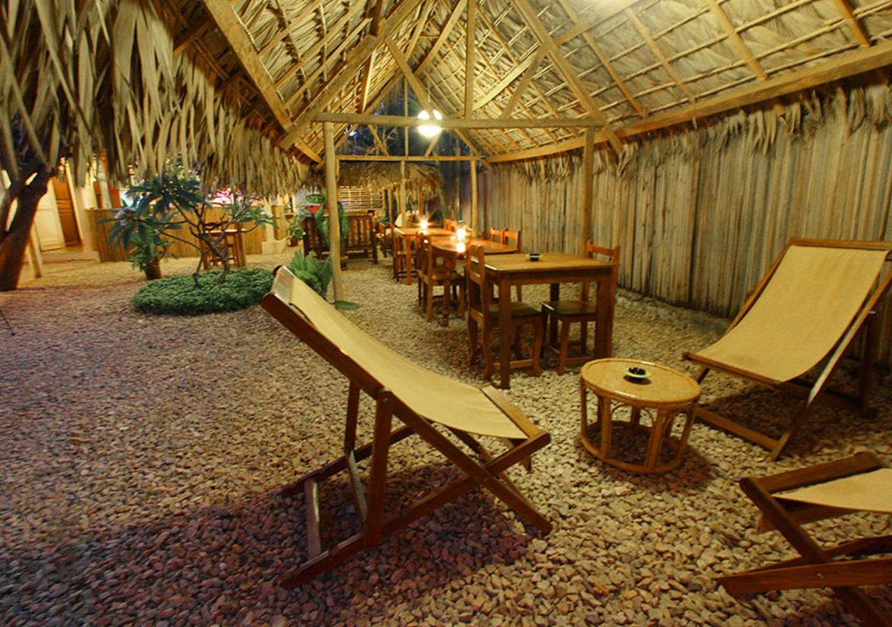 Hotel Le Petit Paradis view 2