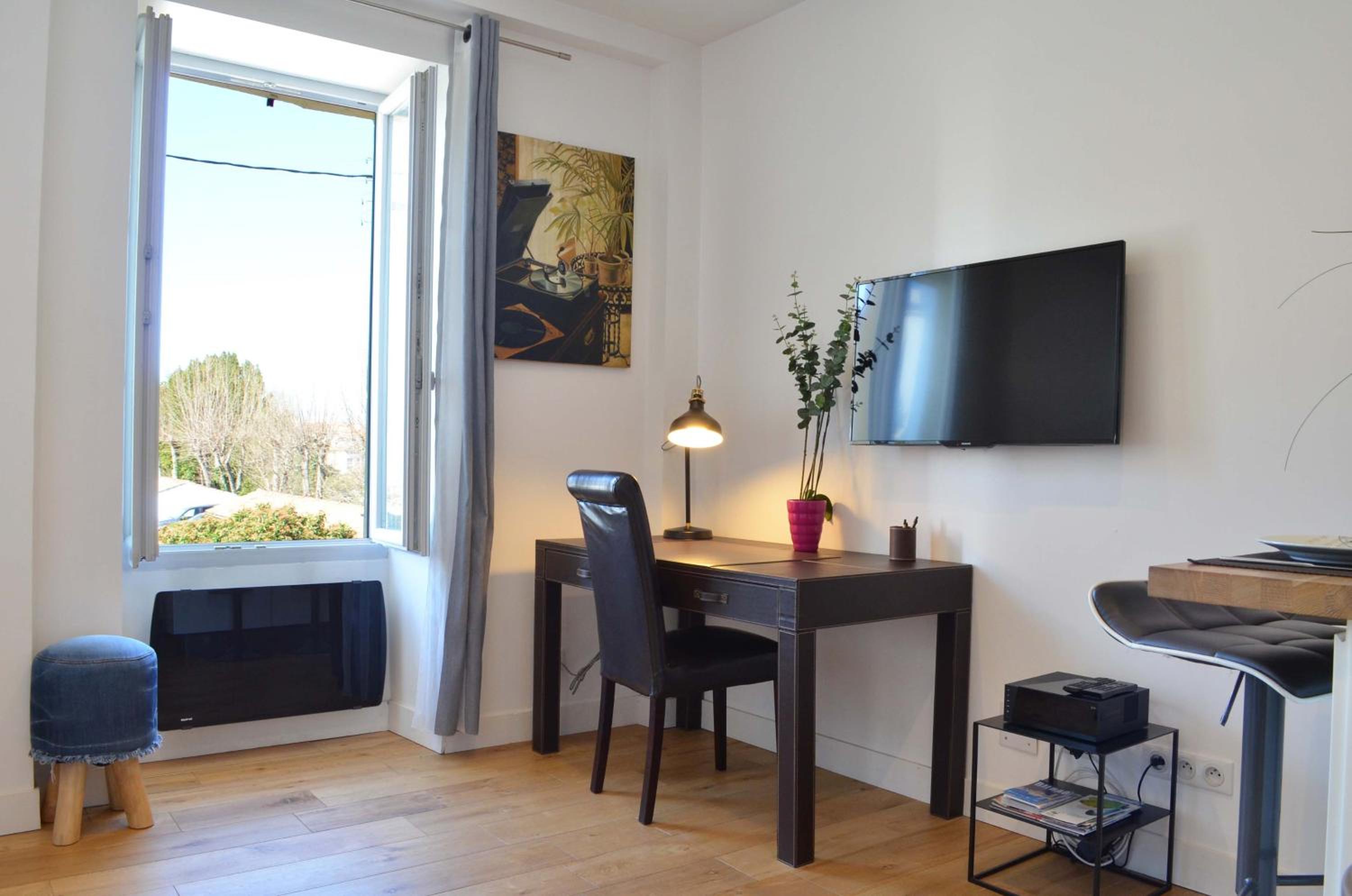 Studio Biarritz - rénové et moderne - au calme - centre ville - tout à pied photo 2