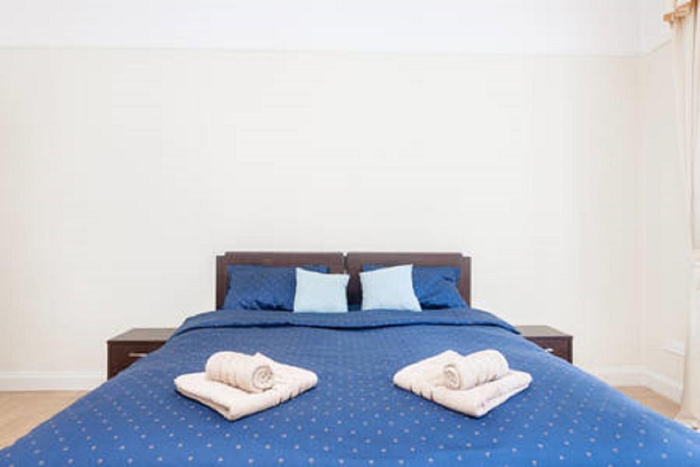 Historic centre-spacious apartment