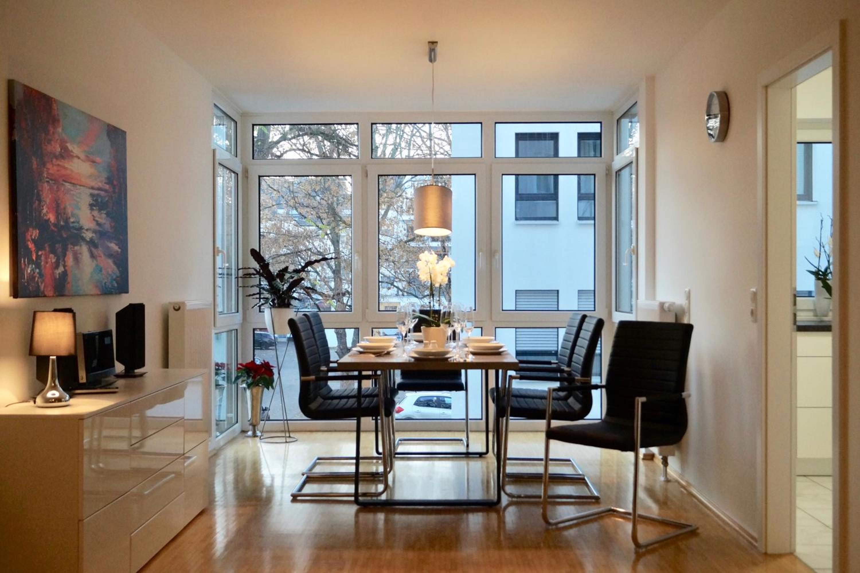 Vis-Ahr-Vis City view 2