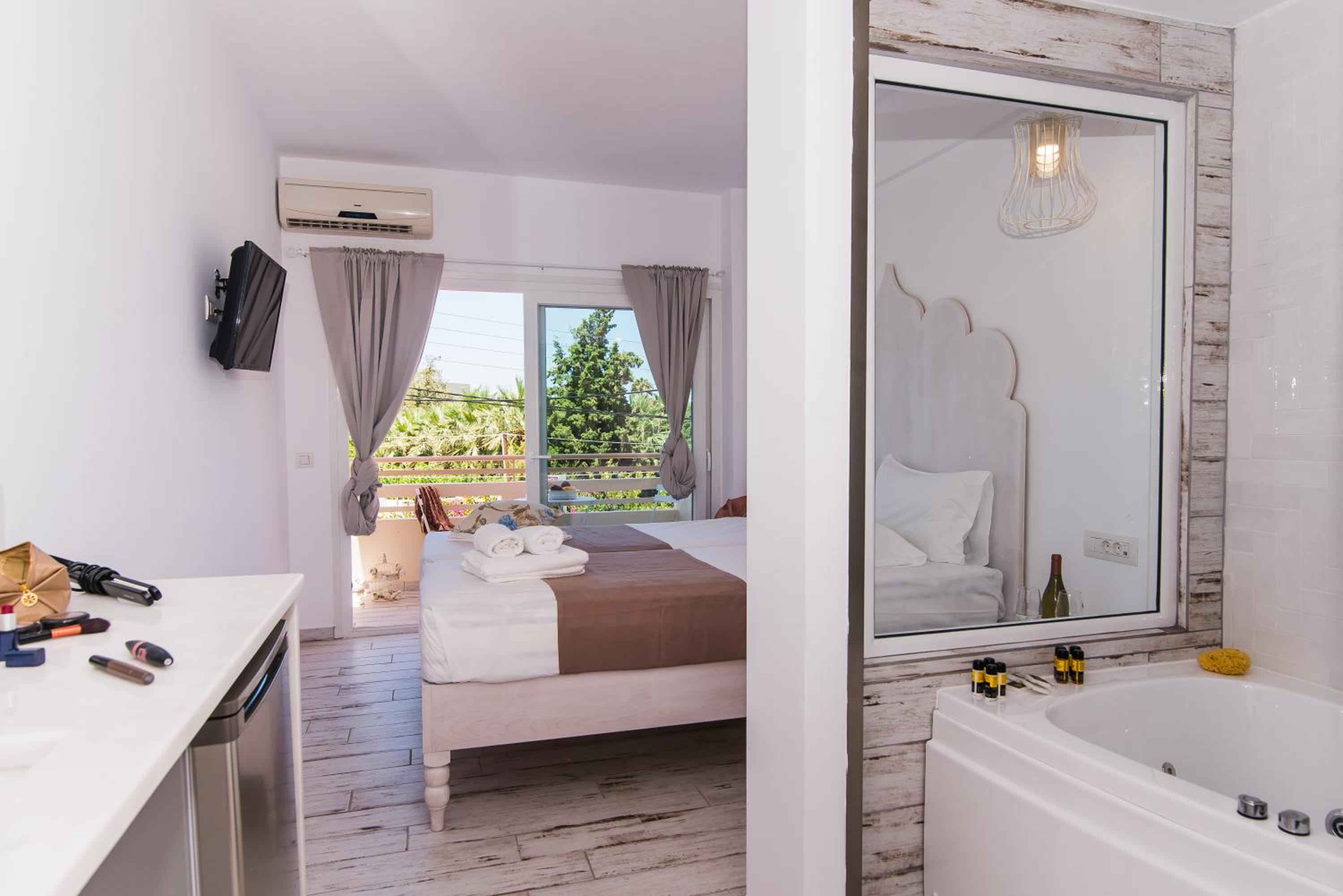 Stella Maria Hotel & Suites