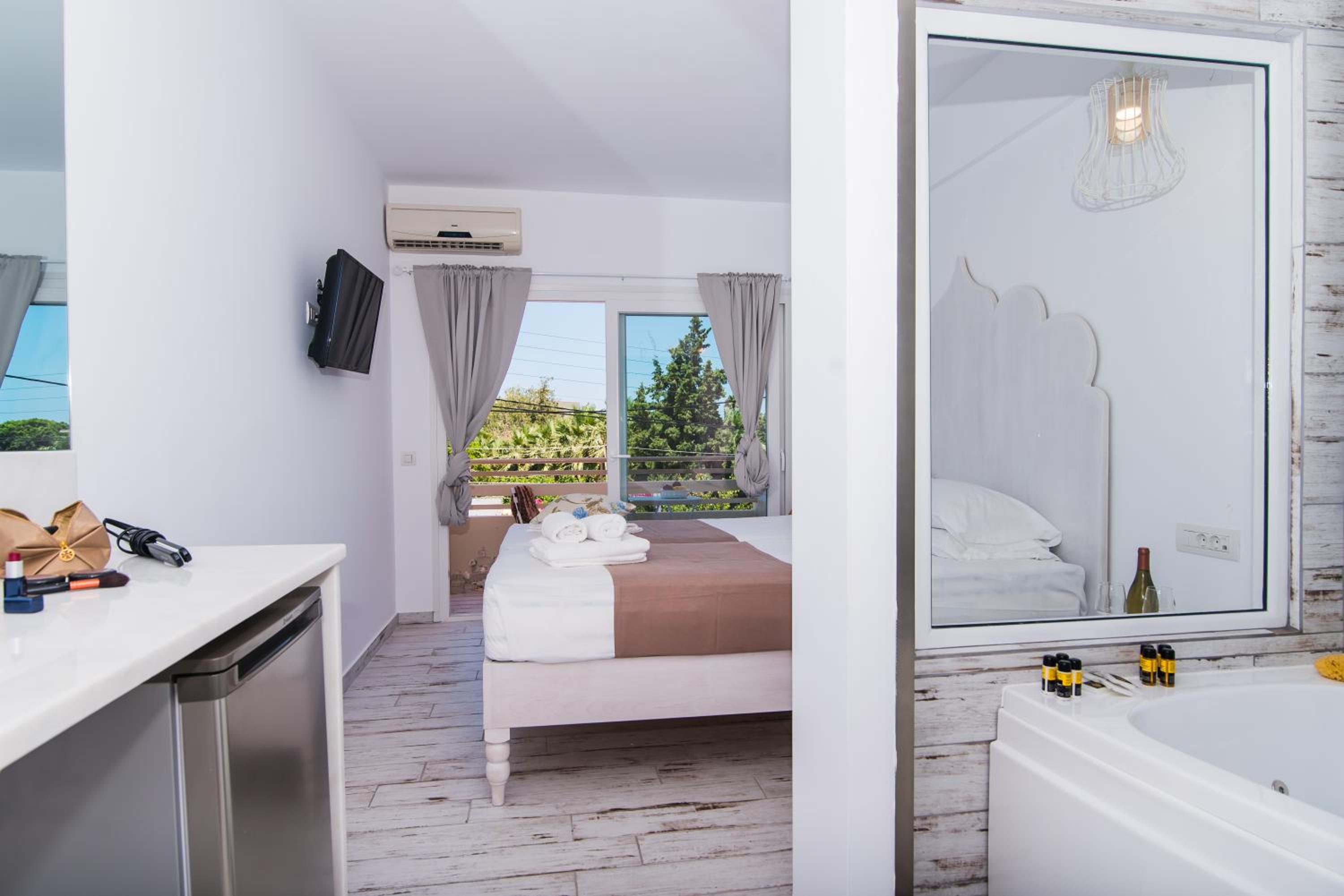 Stella Maria Hotel & Suites