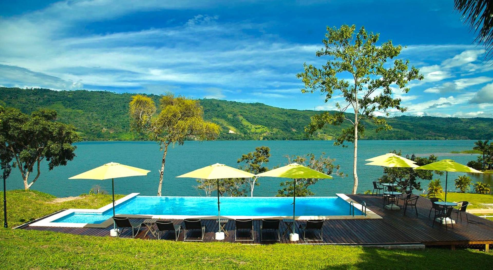 Sauce Lodge - Laguna Azul