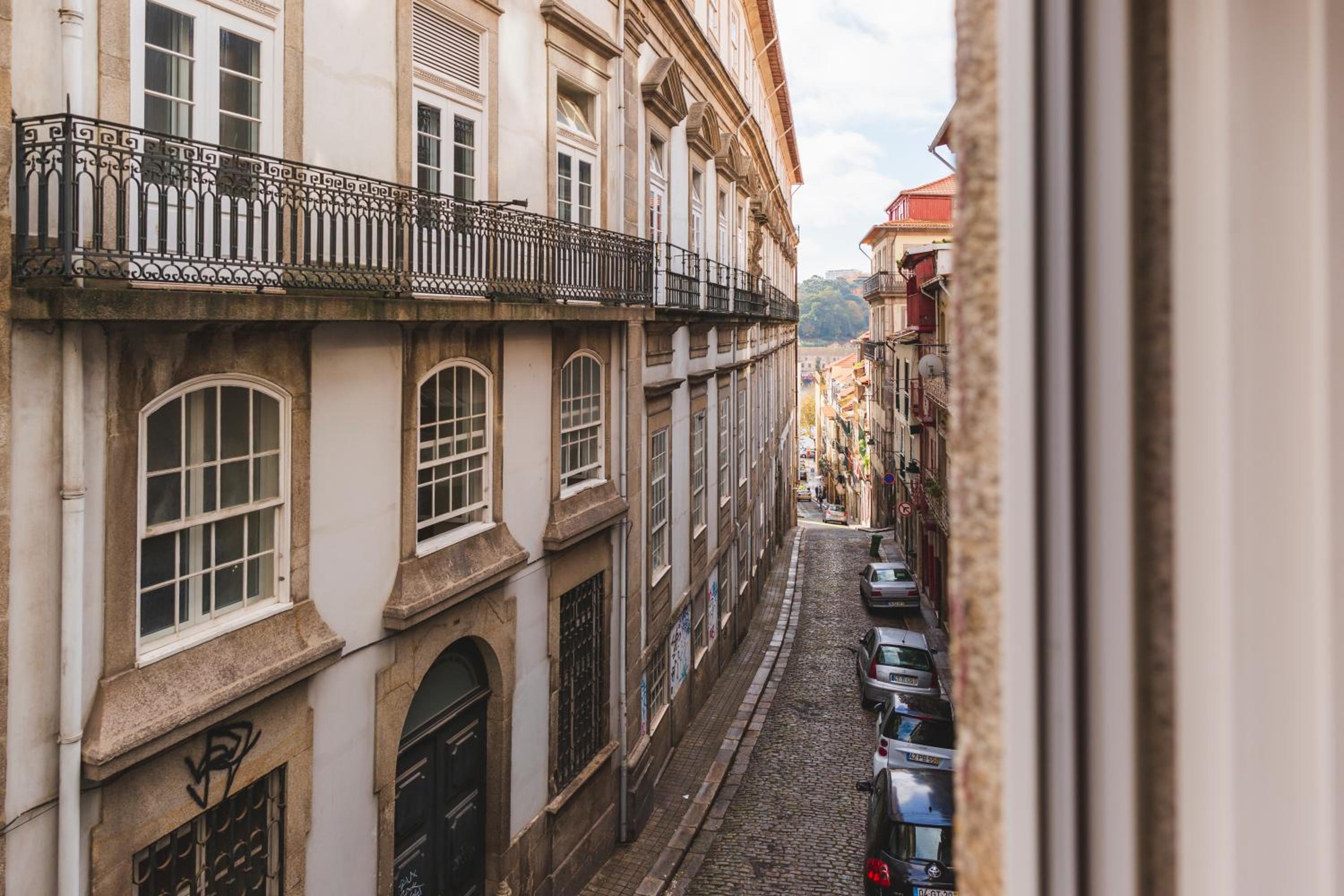 Aposentus - Your fabulous home next to Ribeira view 2
