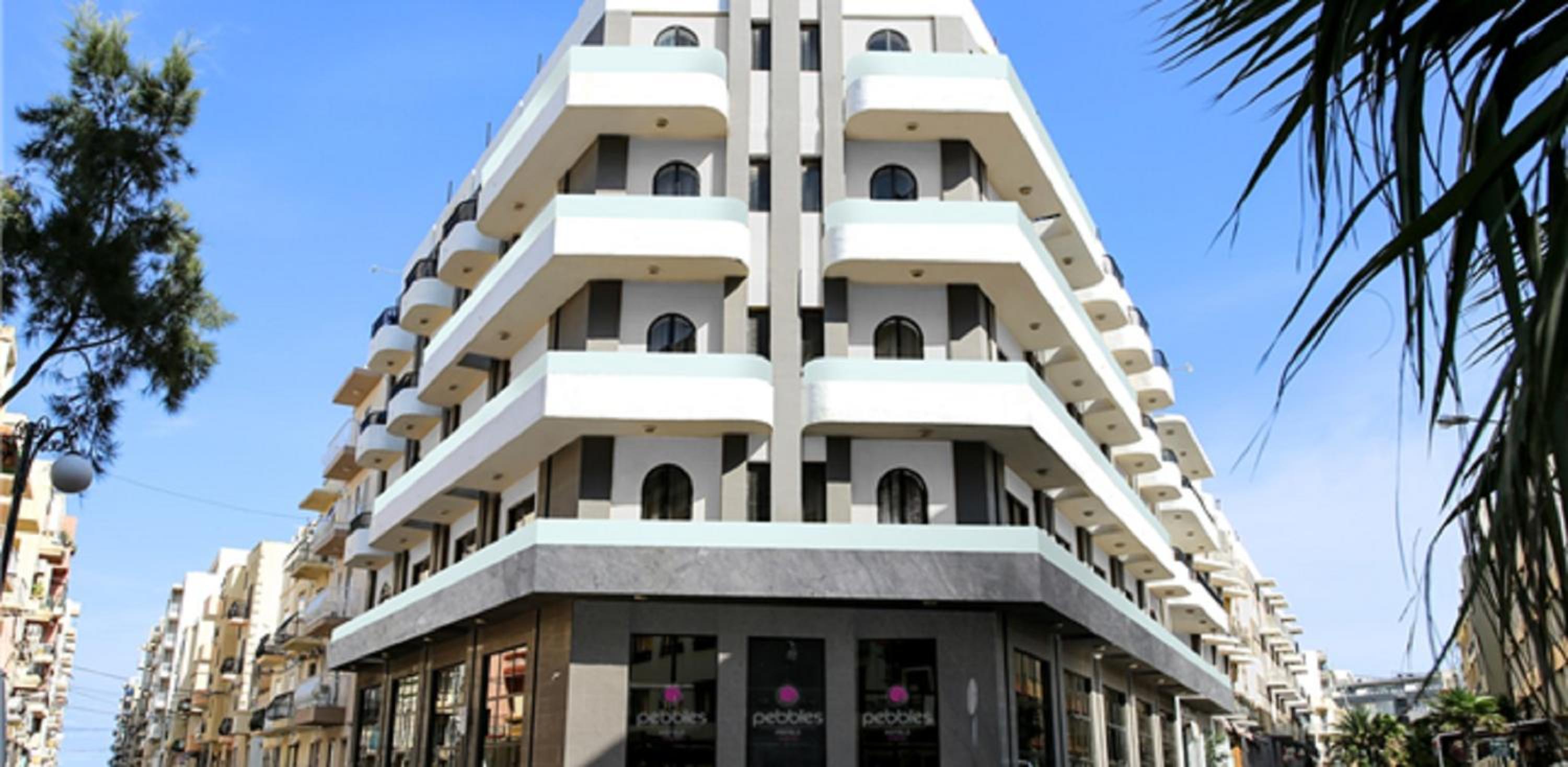 Hotel Pebbles Resort - Image 1