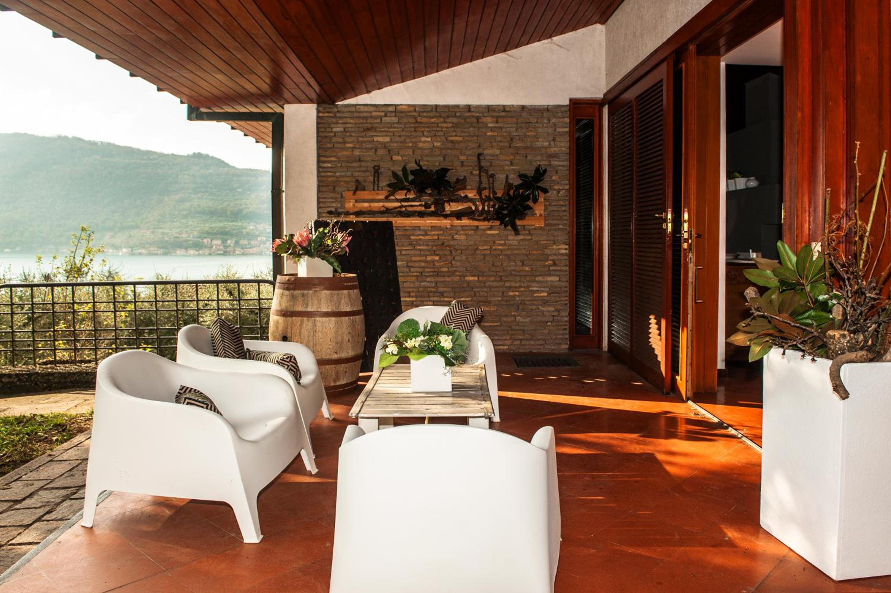 Villa Smeraldo view 4