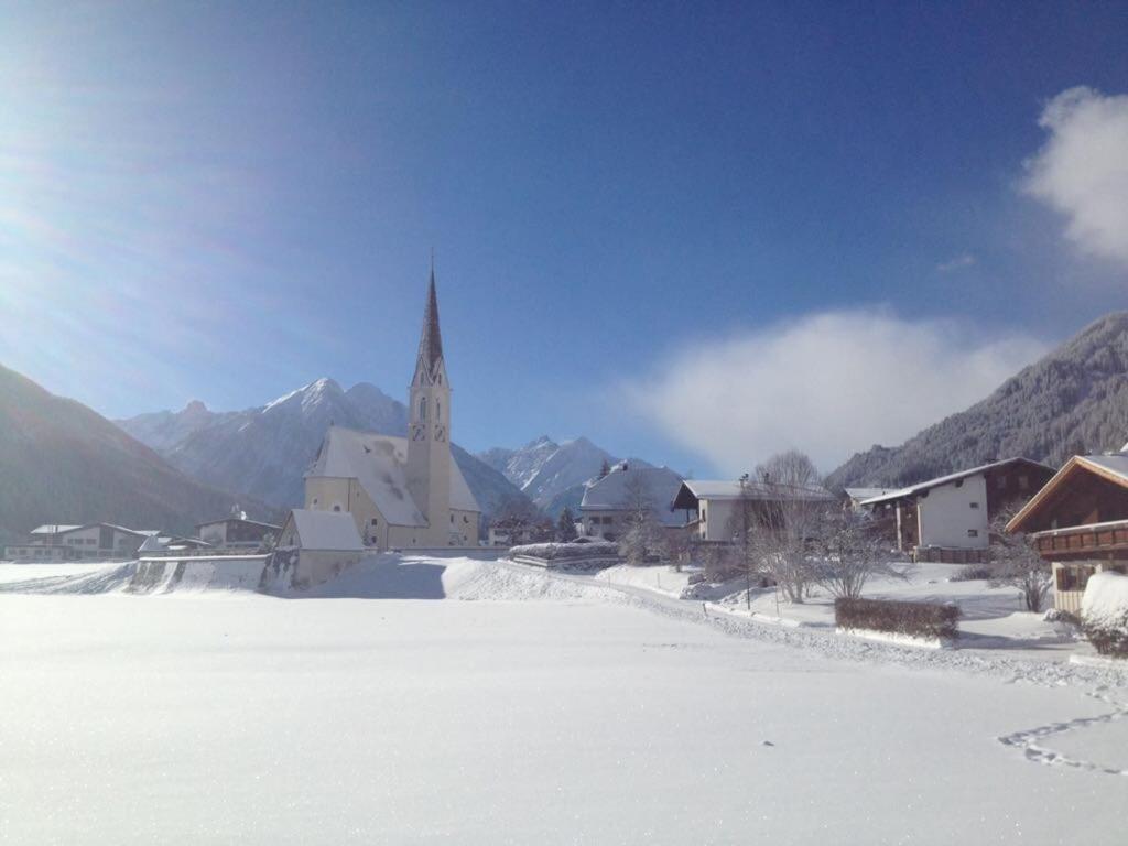 Photo 10