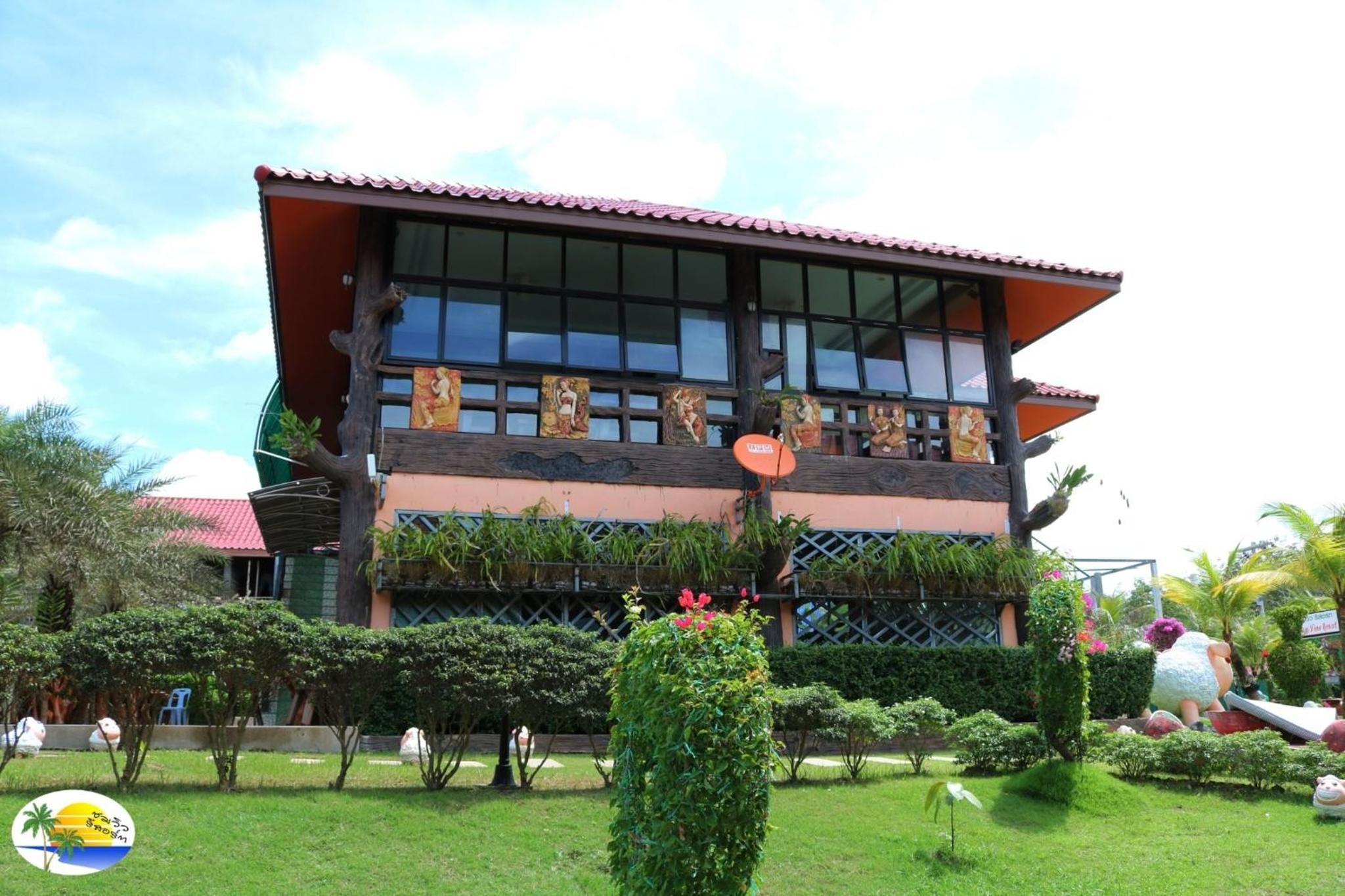 Chomview Resort