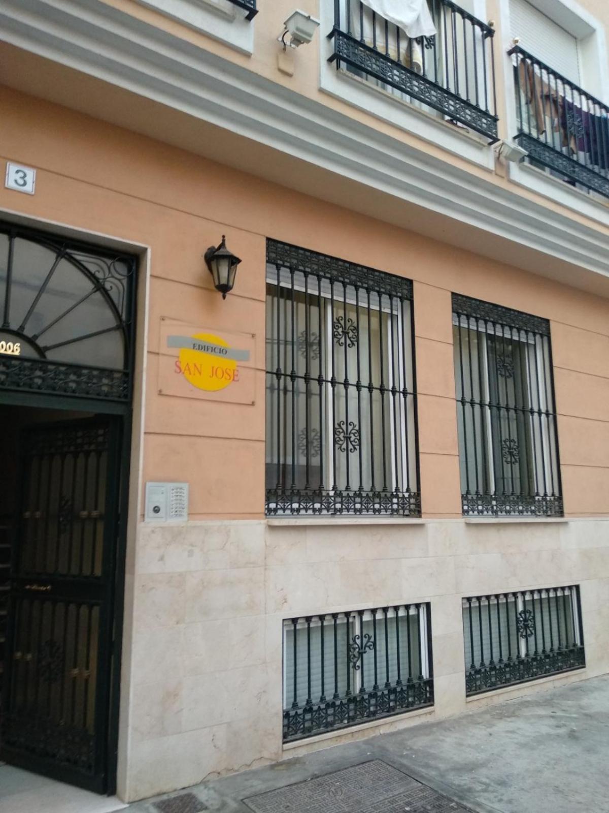 Pasaje Olletas nº 3, Bajo E