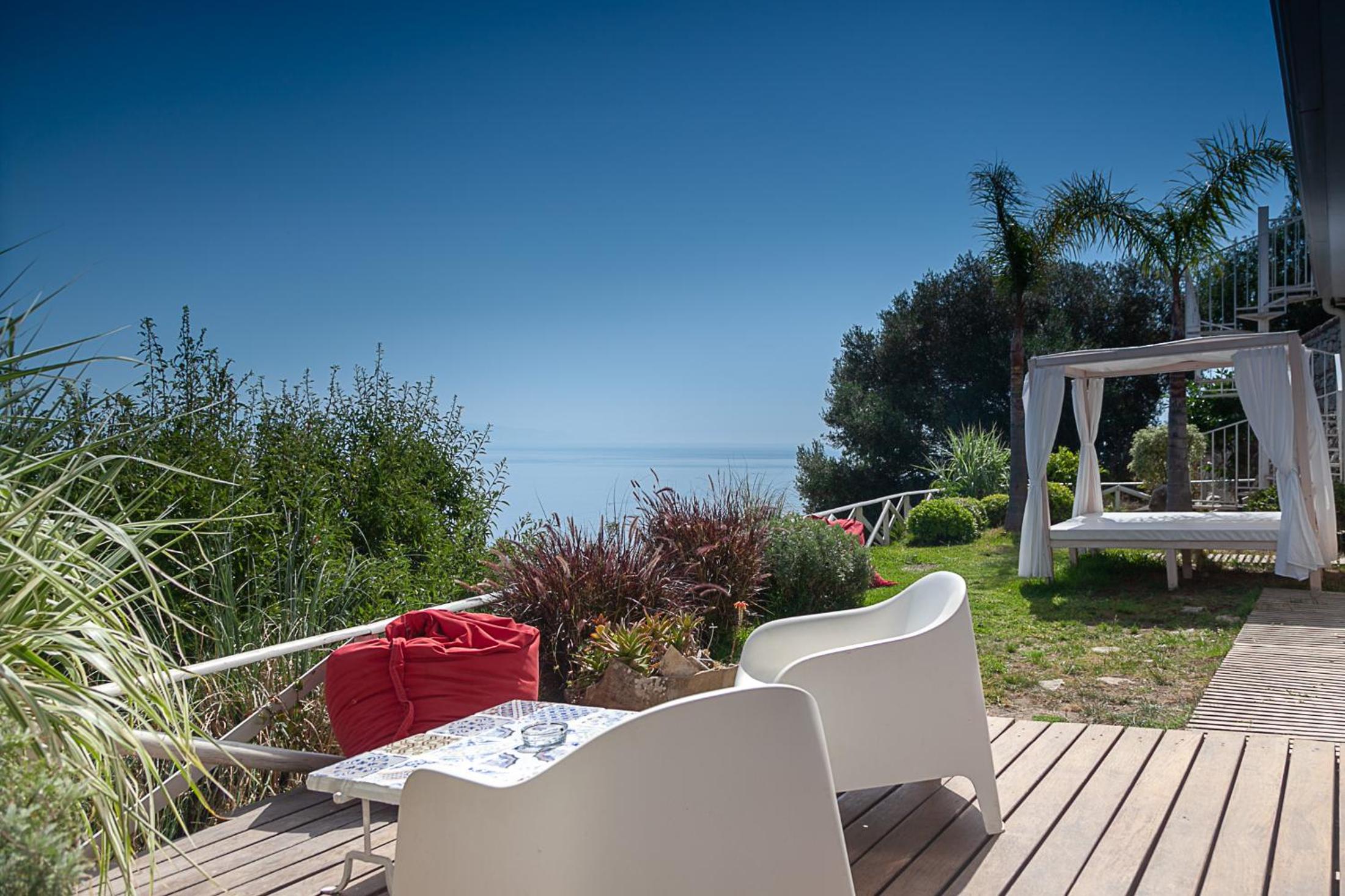 Luxury Taorum villa with spectacular sea views in Taormina
