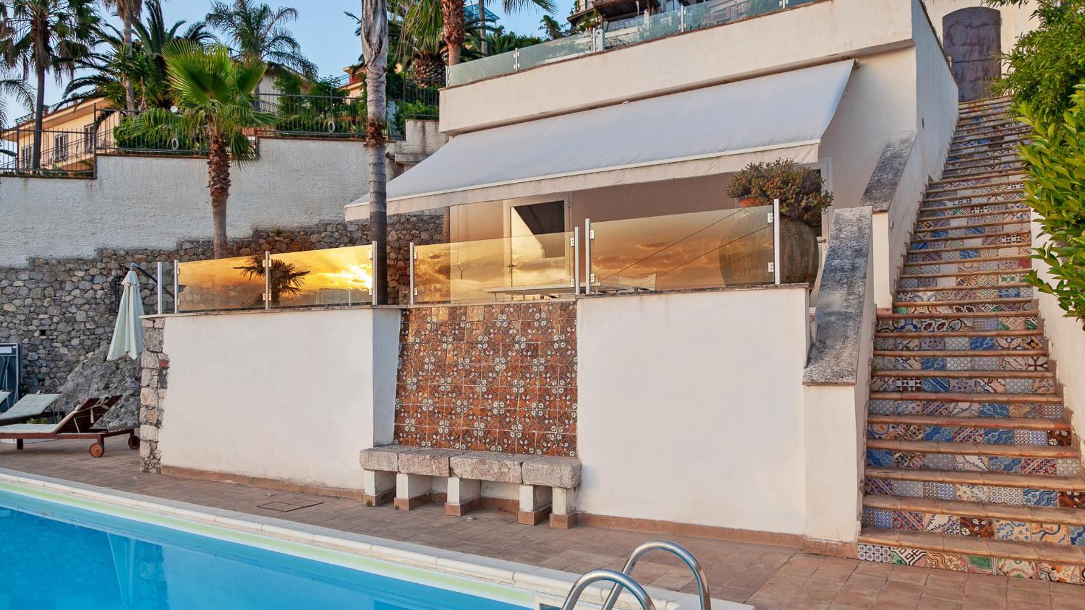 Luxury Taorum villa with spectacular sea views in Taormina