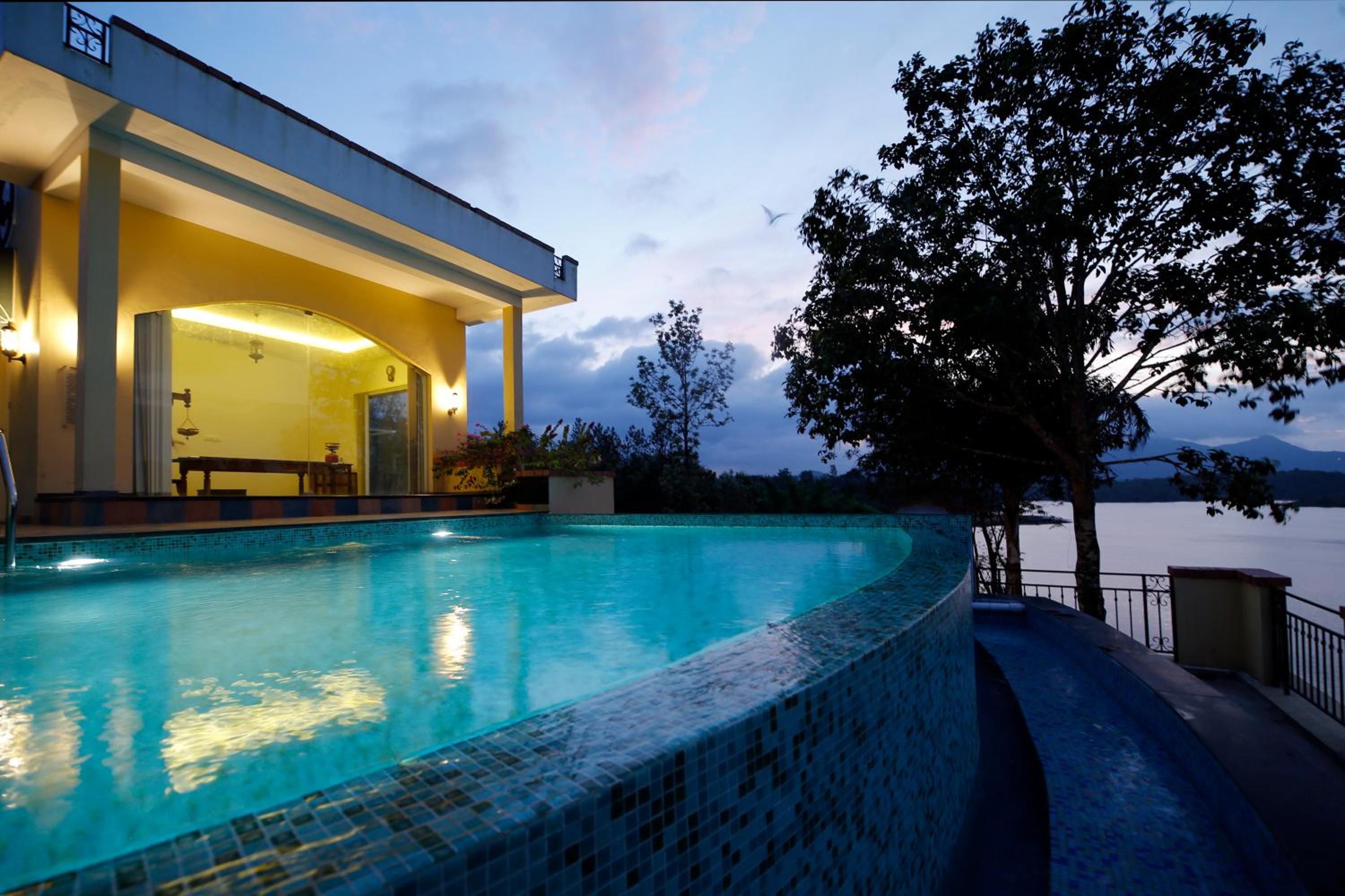 Vista Del Lago view 5