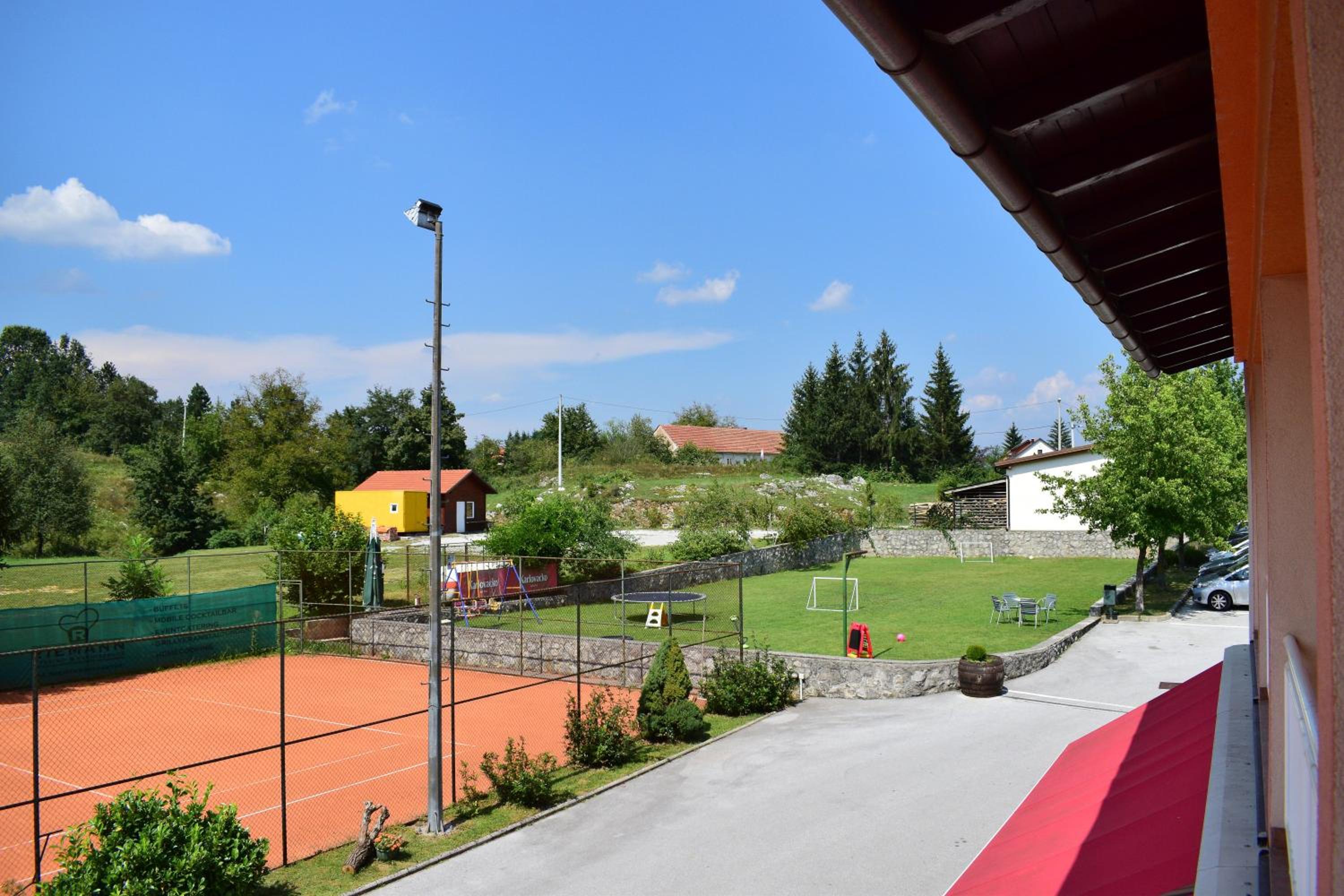Photo 6