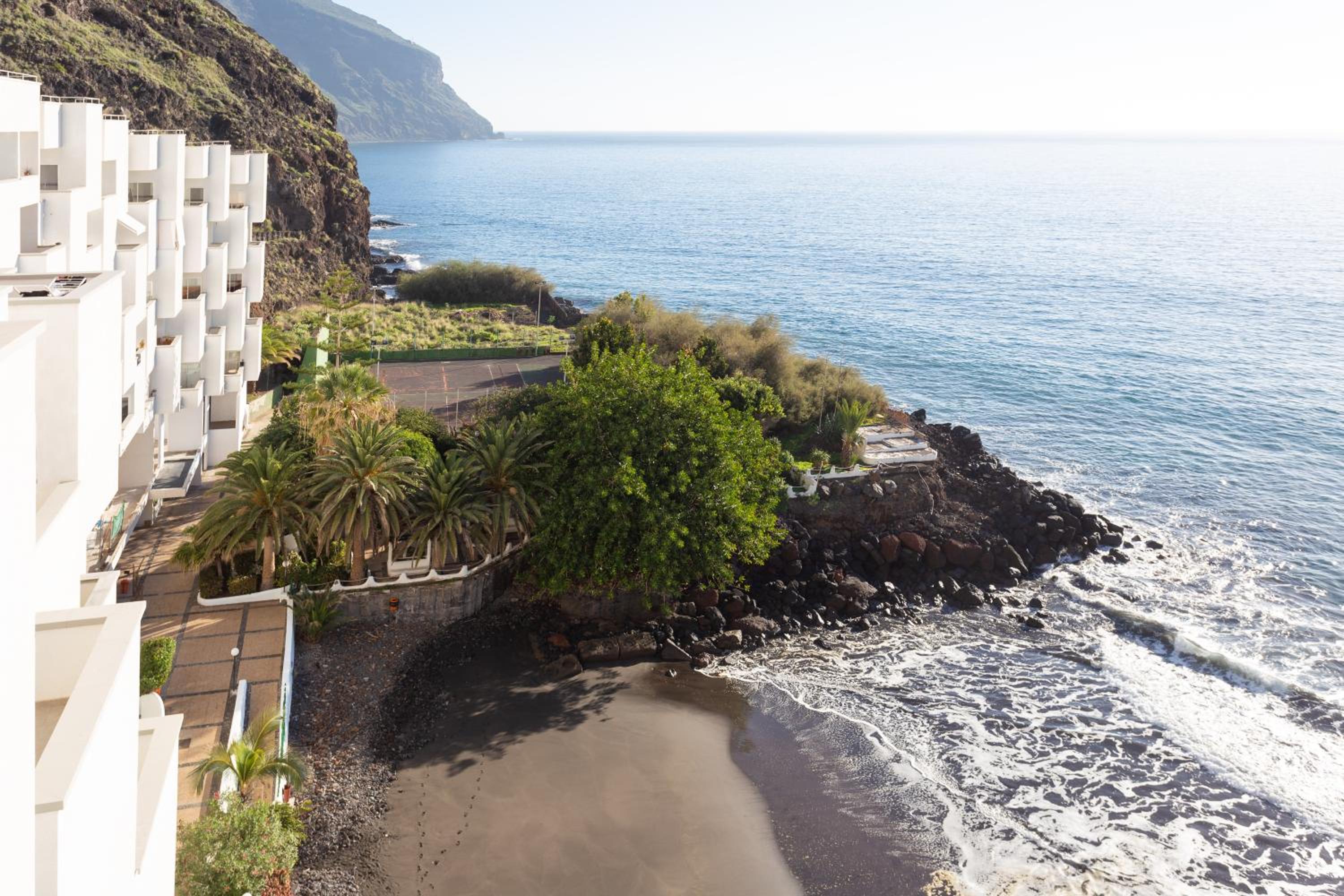 Frontline Beach Apartment view 3