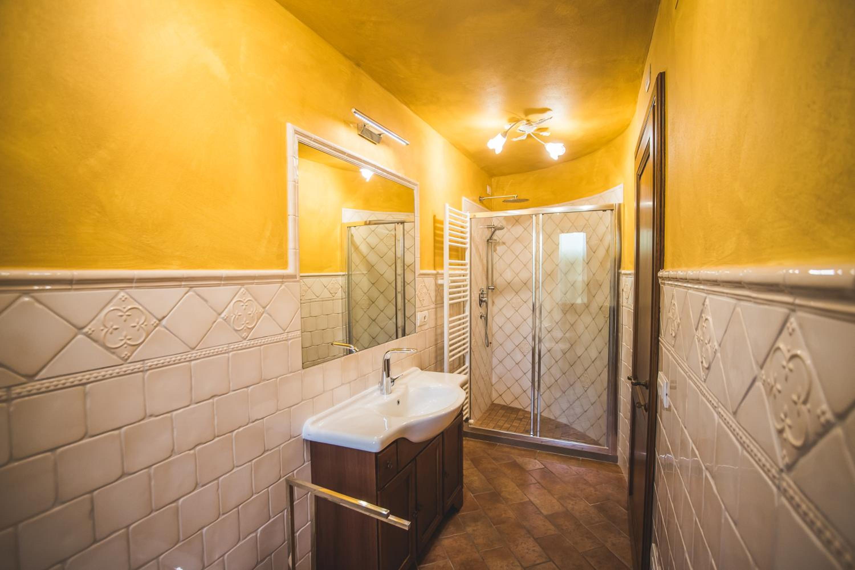 ATENA en Montecarlo — bathroom