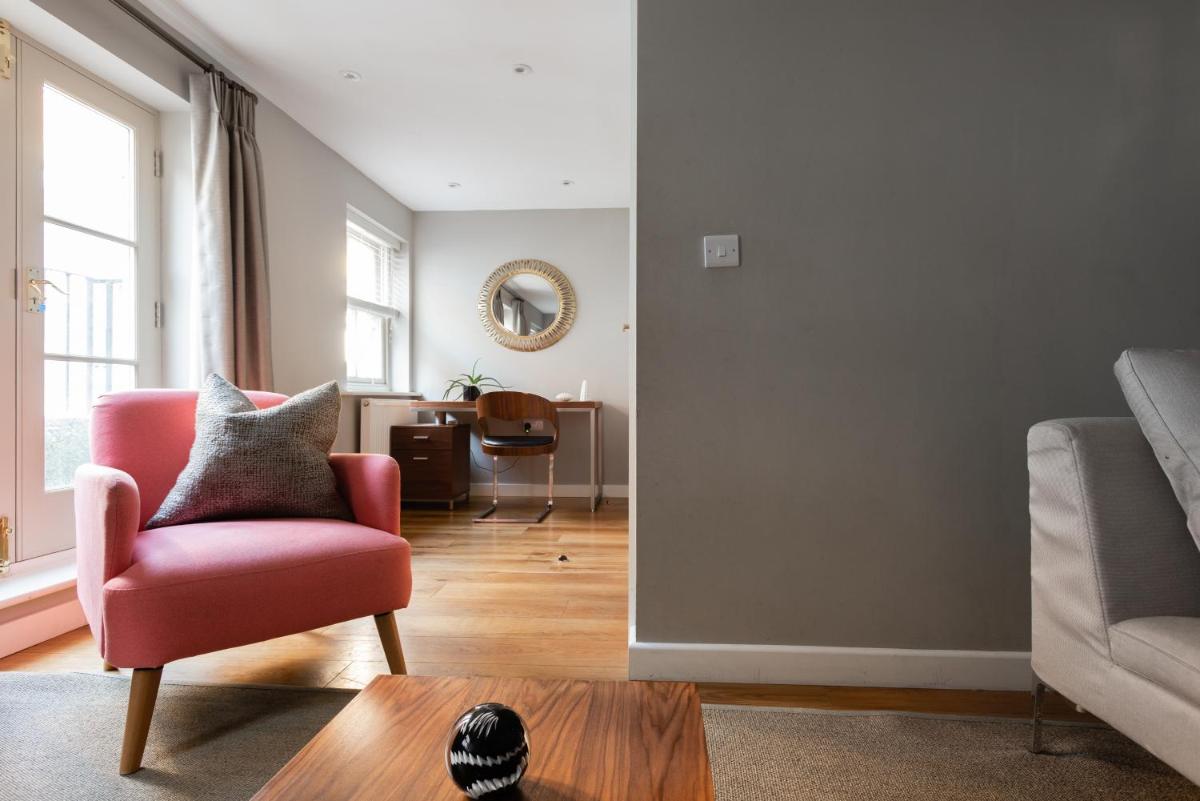 The Norfolk Maisonette - Lovely 4BDR Mews