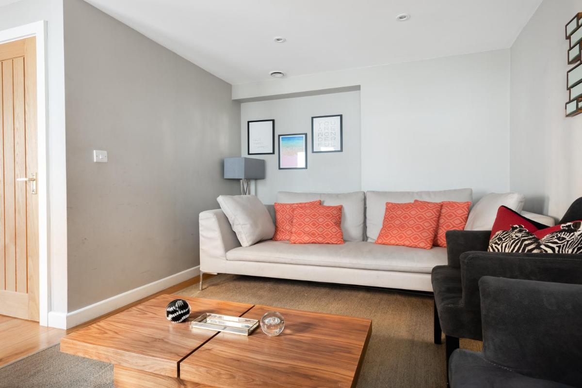 The Norfolk Maisonette - Lovely 4BDR Mews