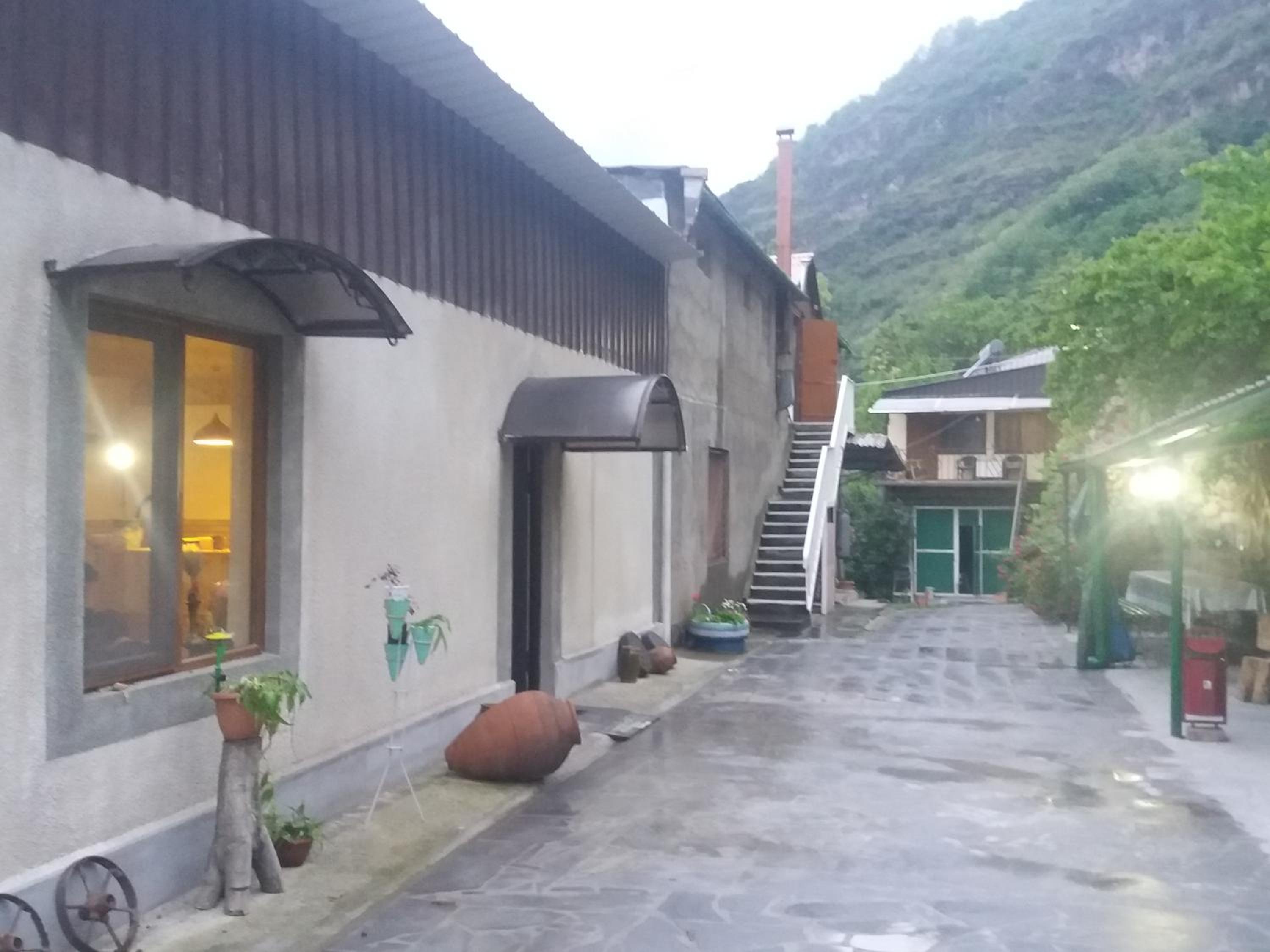 IRIS B&B in DEBED CANYON