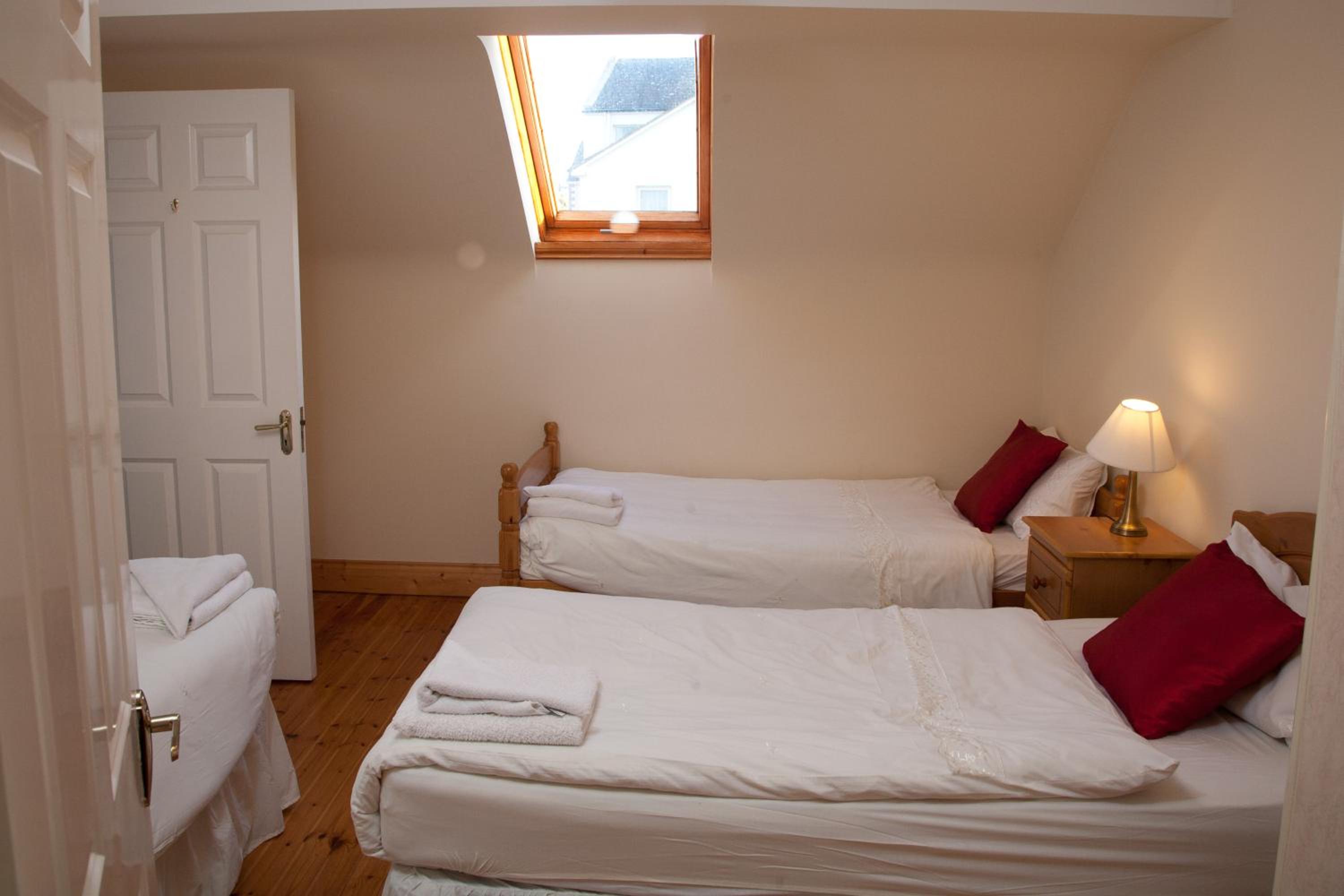 Ceol na Mara Holiday Homes - Cois Tra & Cor na dTonn view 5