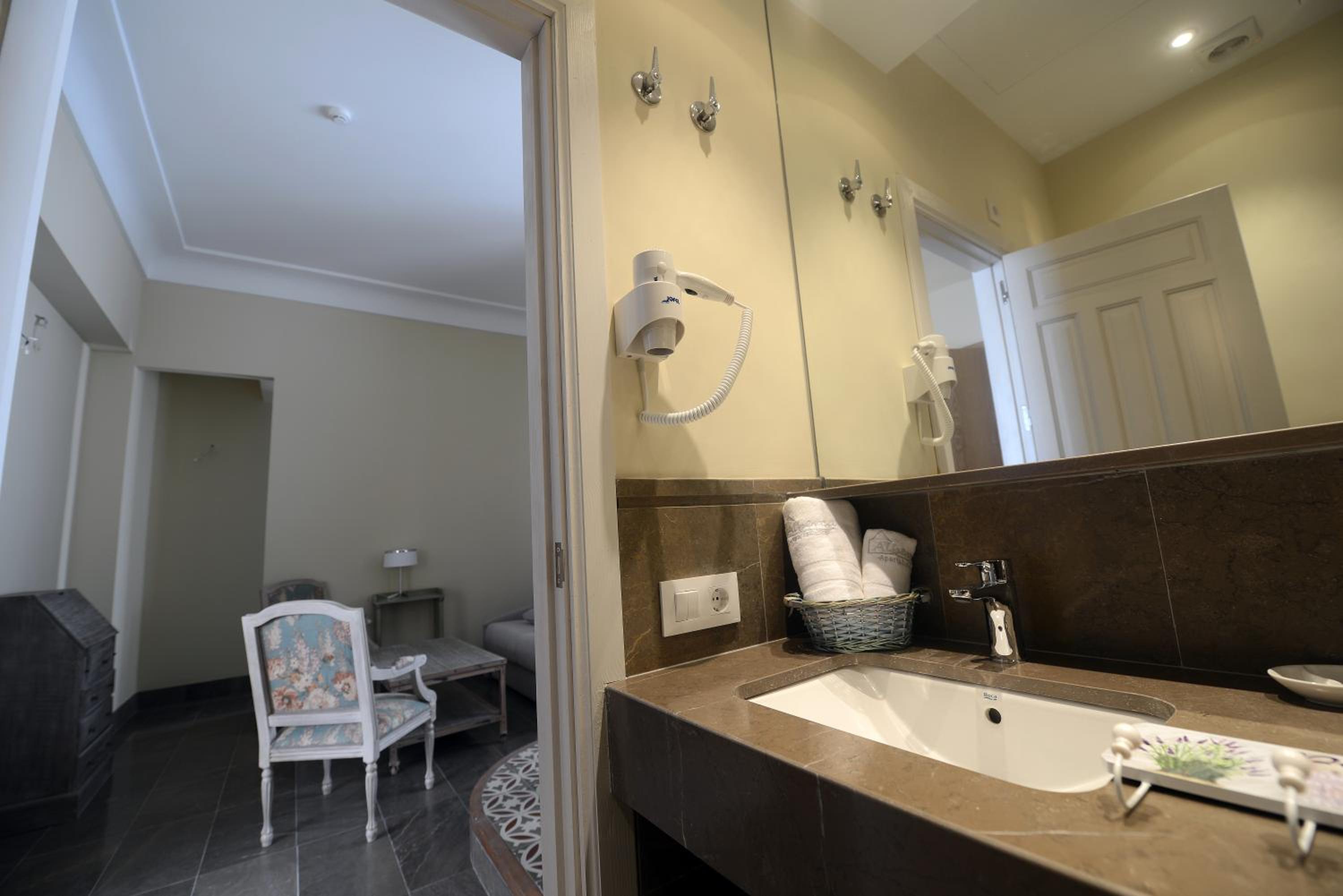 ApartaSuites Alberca Deluxe