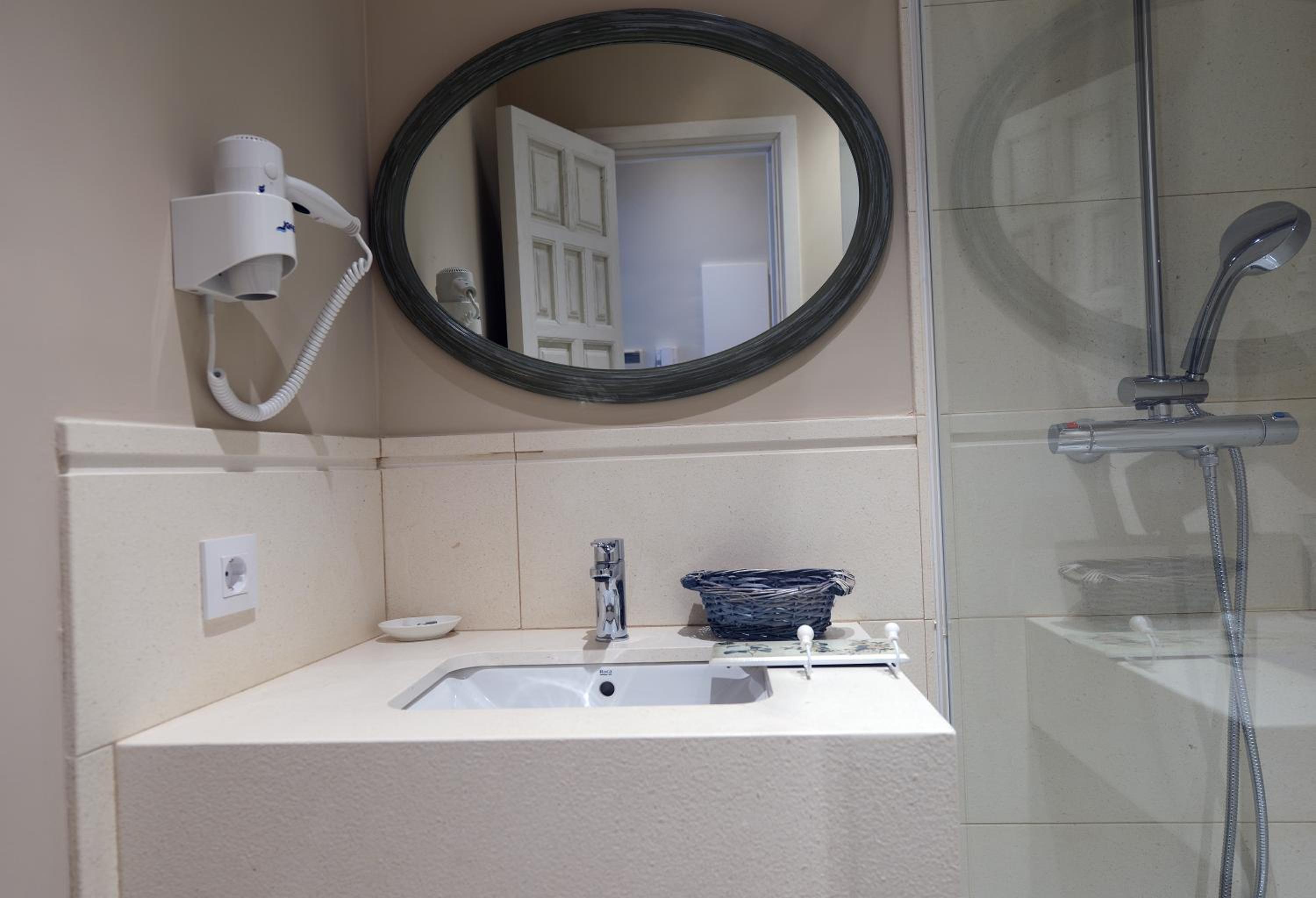 ApartaSuites Alberca Deluxe
