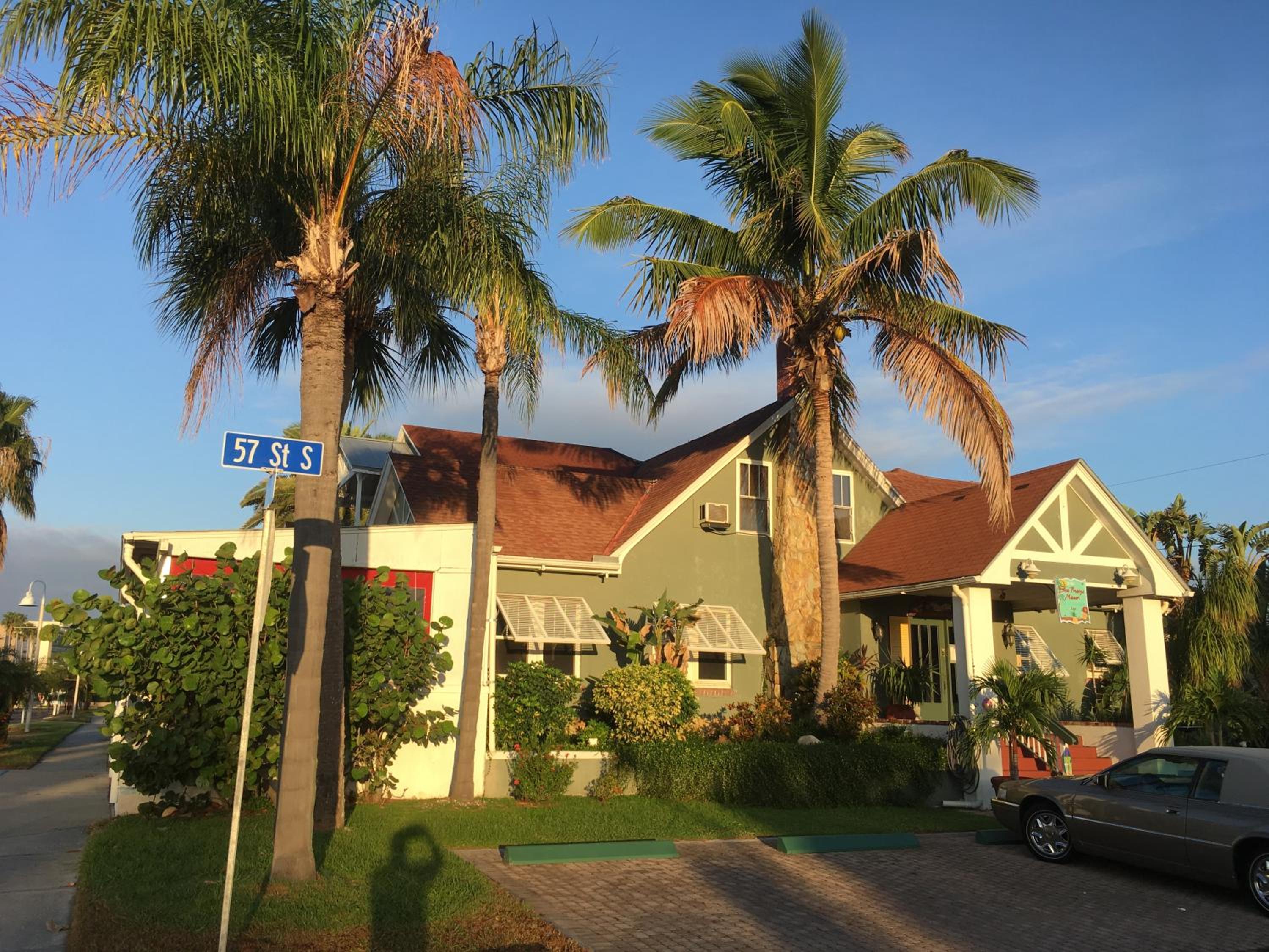 Sea Breeze Manor Inn view 4