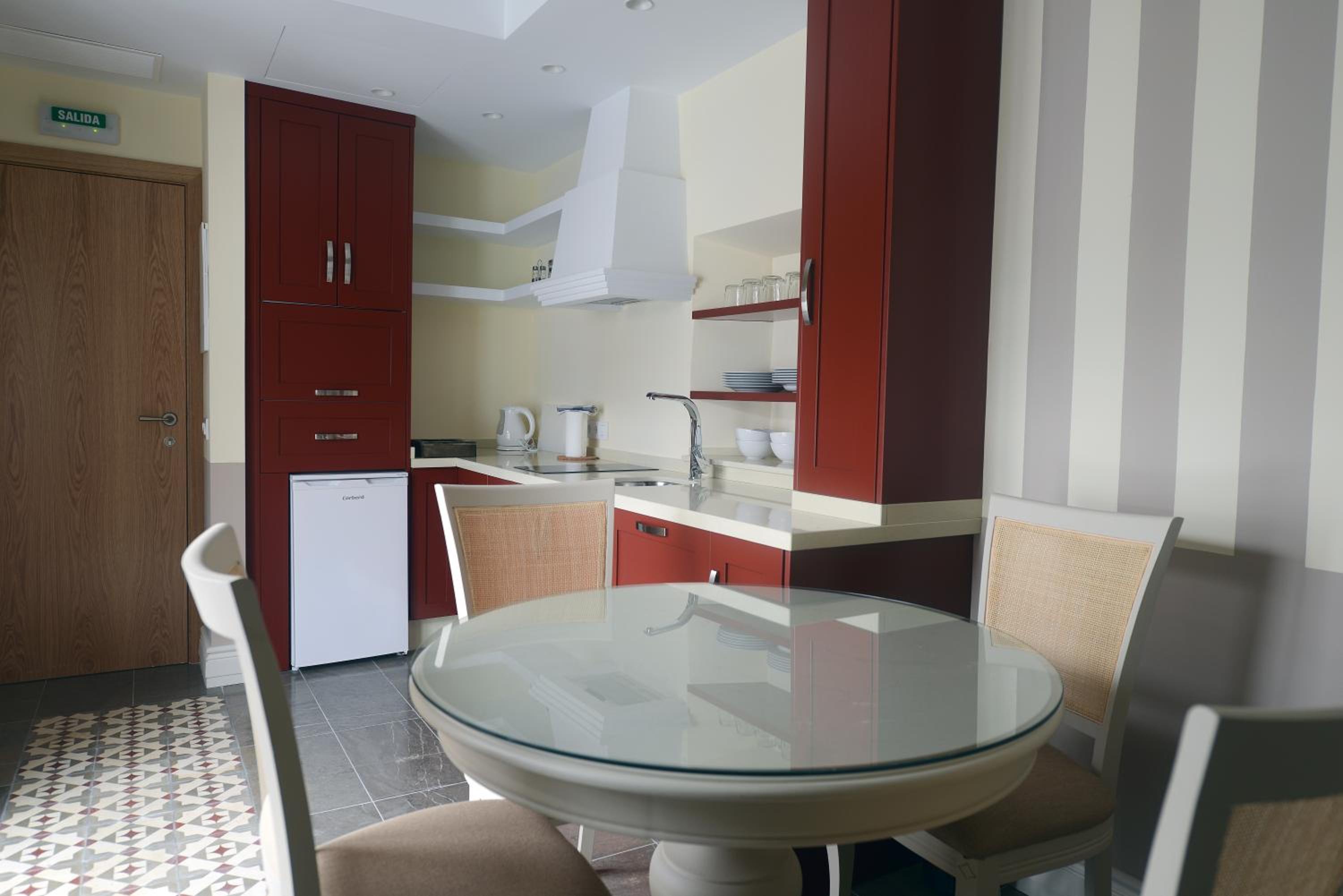 ApartaSuites Alberca Deluxe