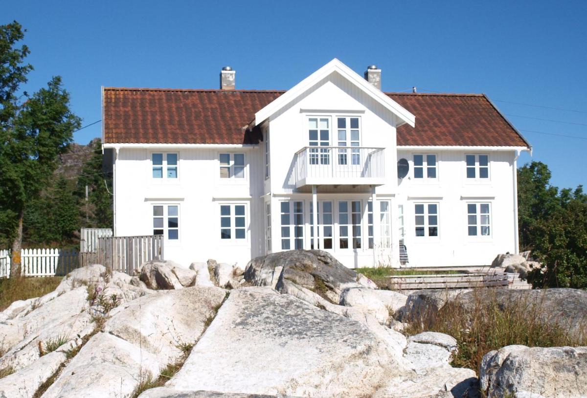 Villa Ballstad view 2