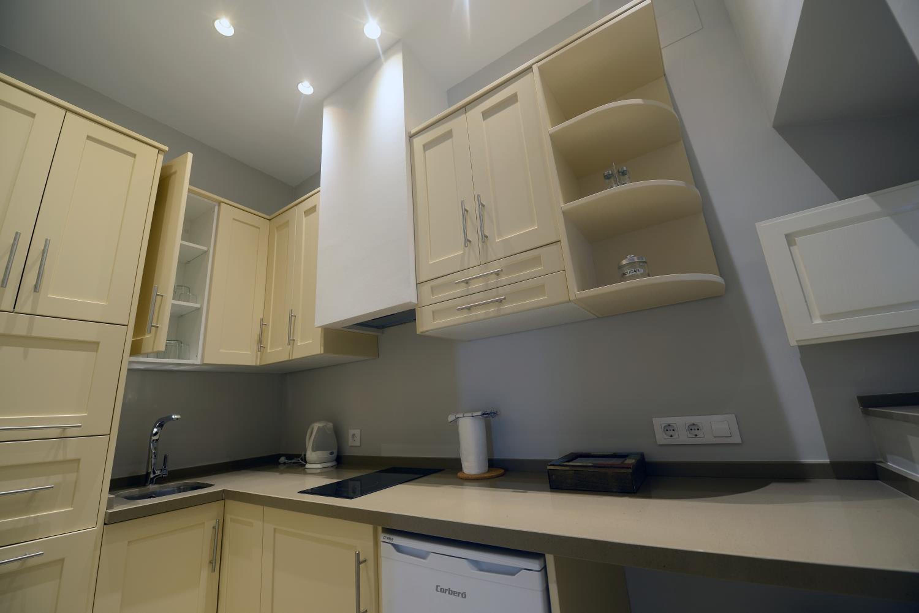 ApartaSuites Alberca Deluxe