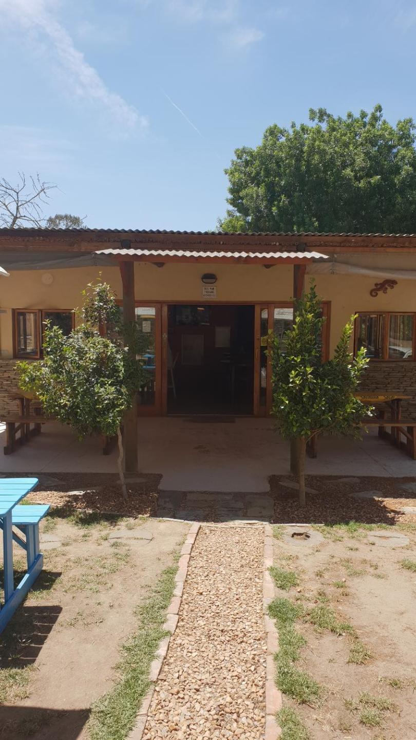 Barrydale Accommodation, Backpackers view 3