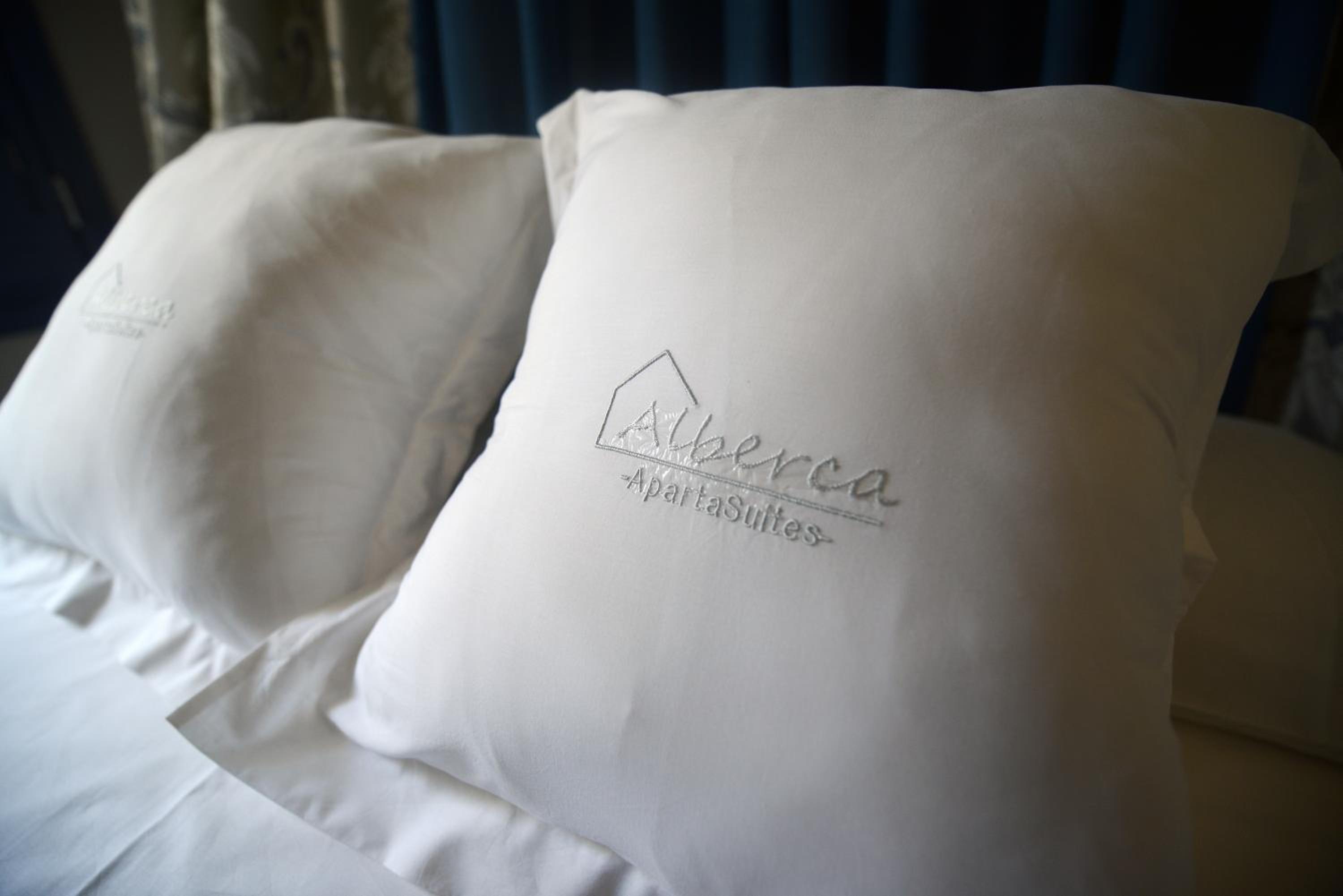 ApartaSuites Alberca Deluxe