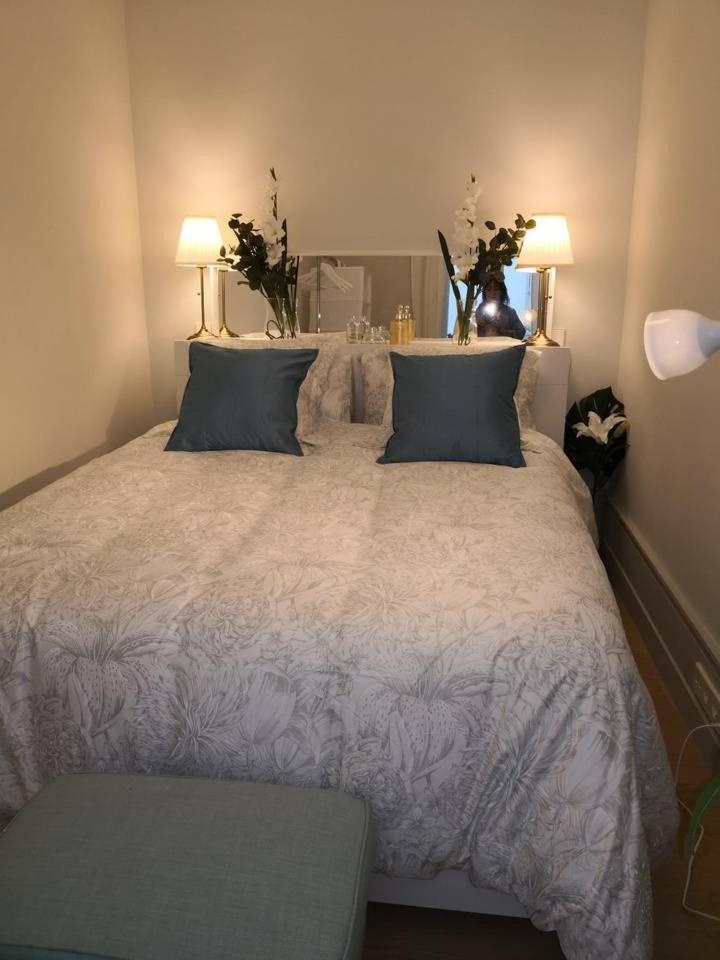 Explore Madrid from a warm apartment with patio at a newly refurbished manorial building