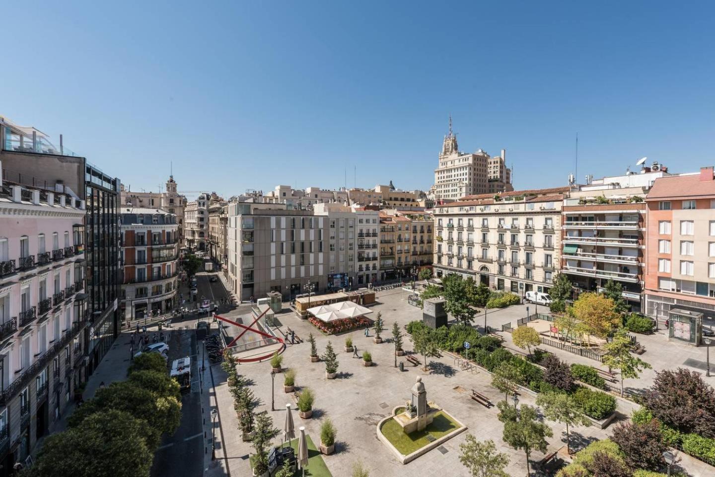 Explore Madrid from a warm apartment with patio at a newly refurbished manorial building