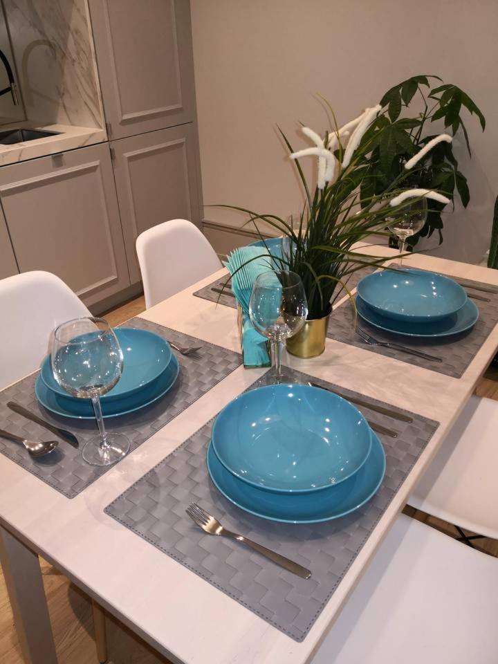 Explore Madrid from a warm apartment with patio at a newly refurbished manorial building