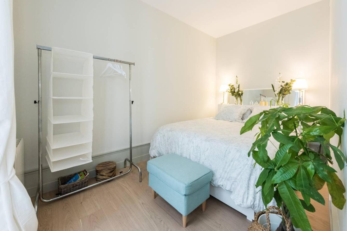 Explore Madrid from a warm apartment with patio at a newly refurbished manorial building