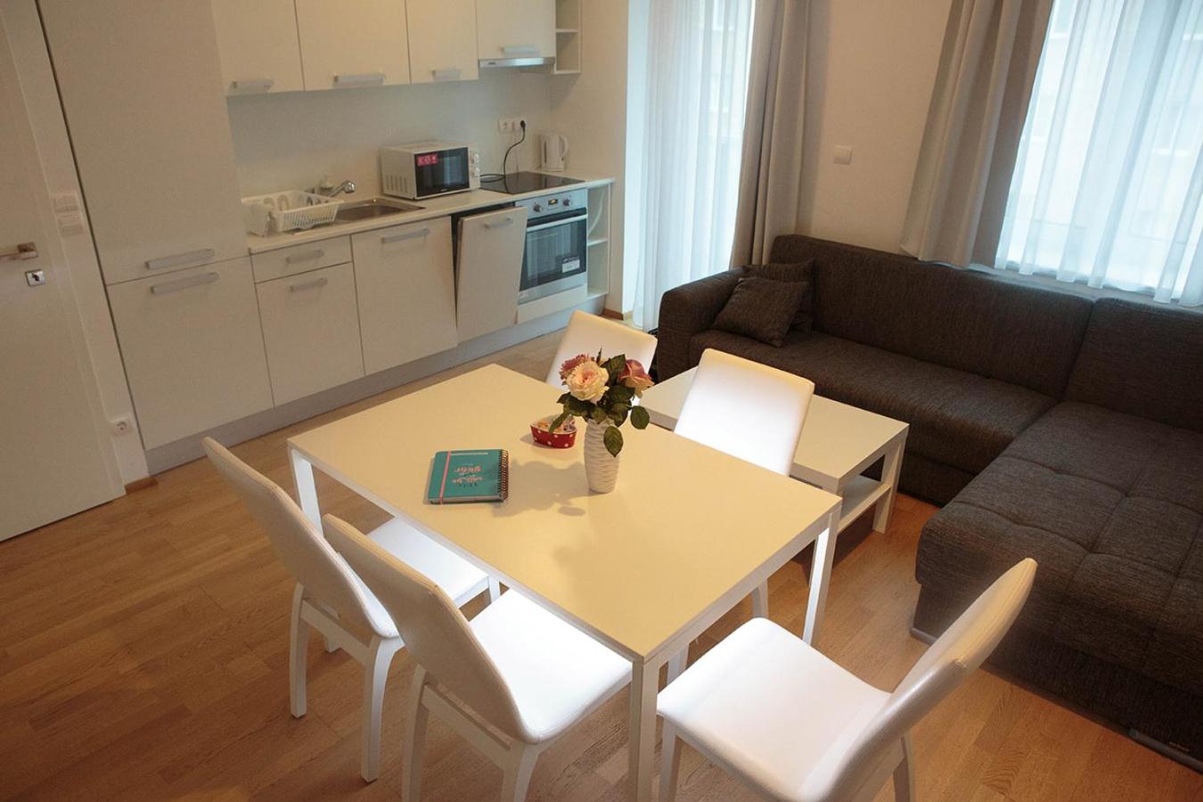 Hauptbahnhof Rooms
