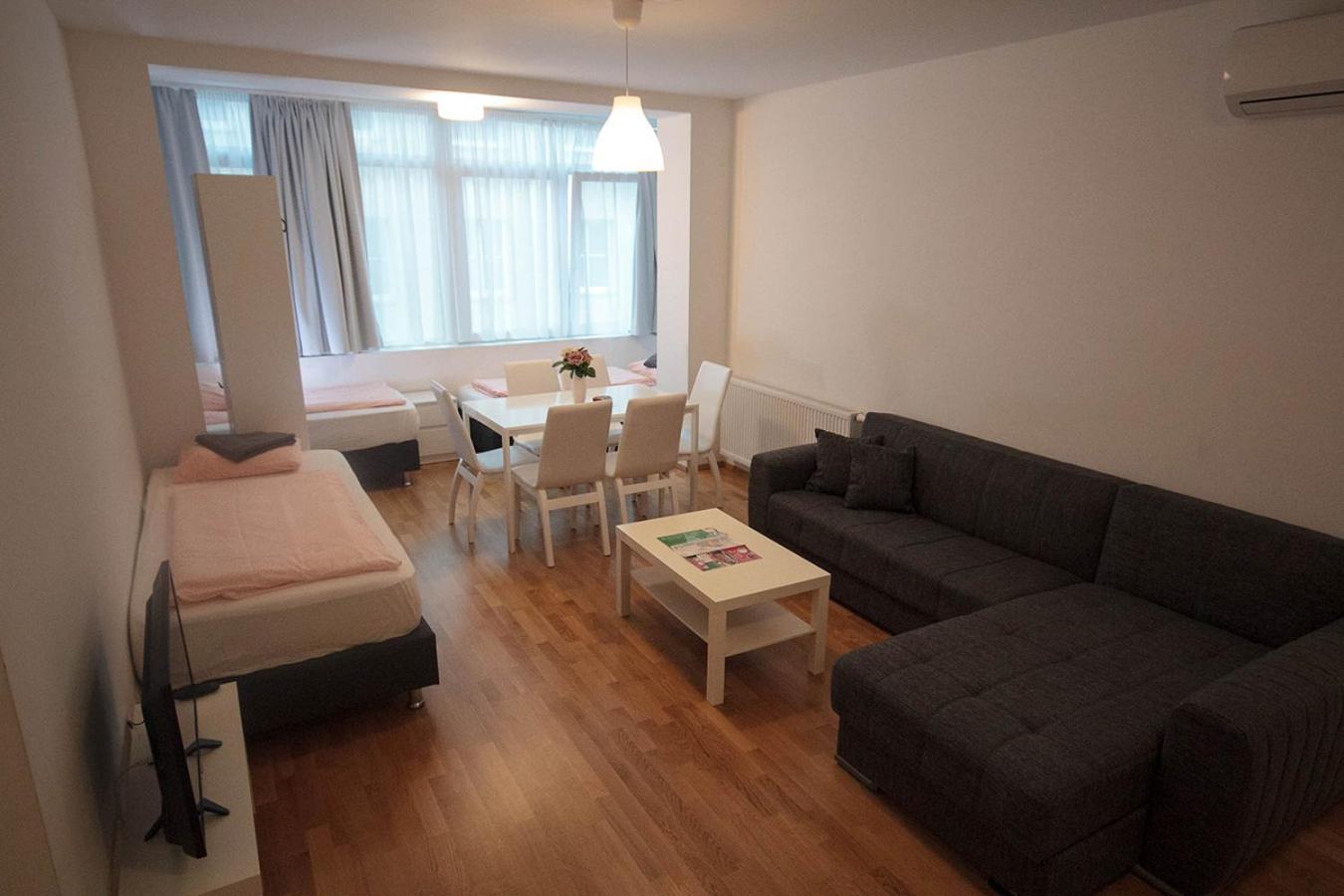 Hauptbahnhof Rooms