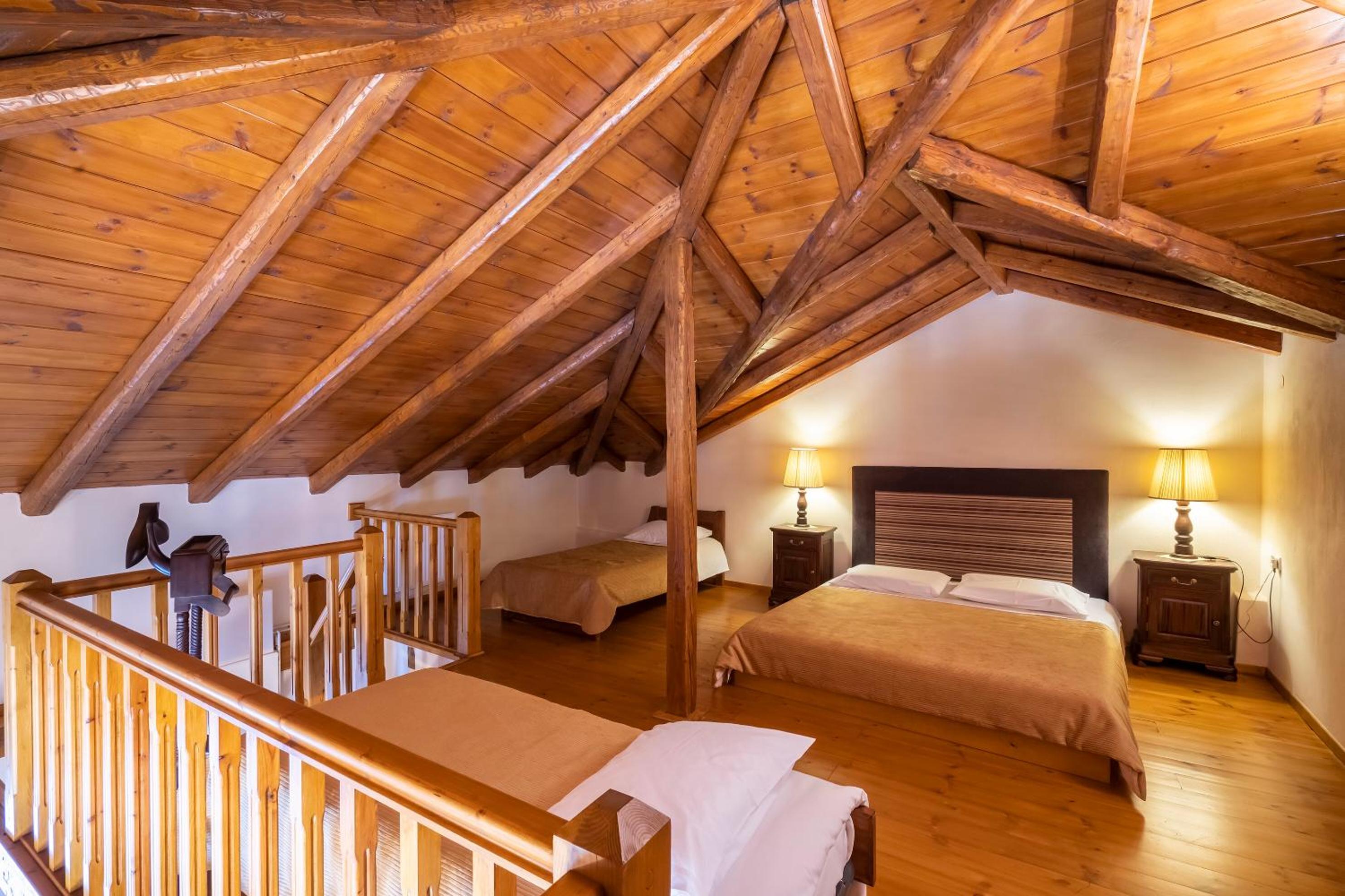 Odos Oneiron en Arachova — bedroom