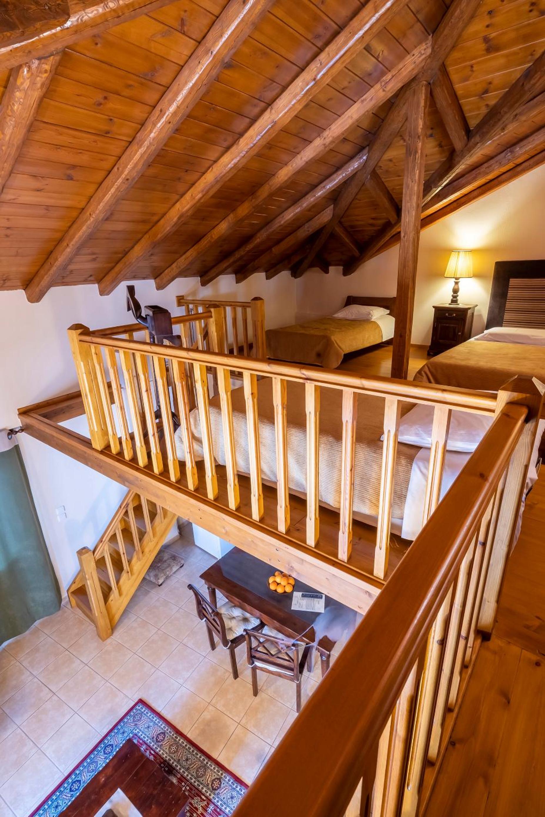 Odos Oneiron en Arachova — hotel room