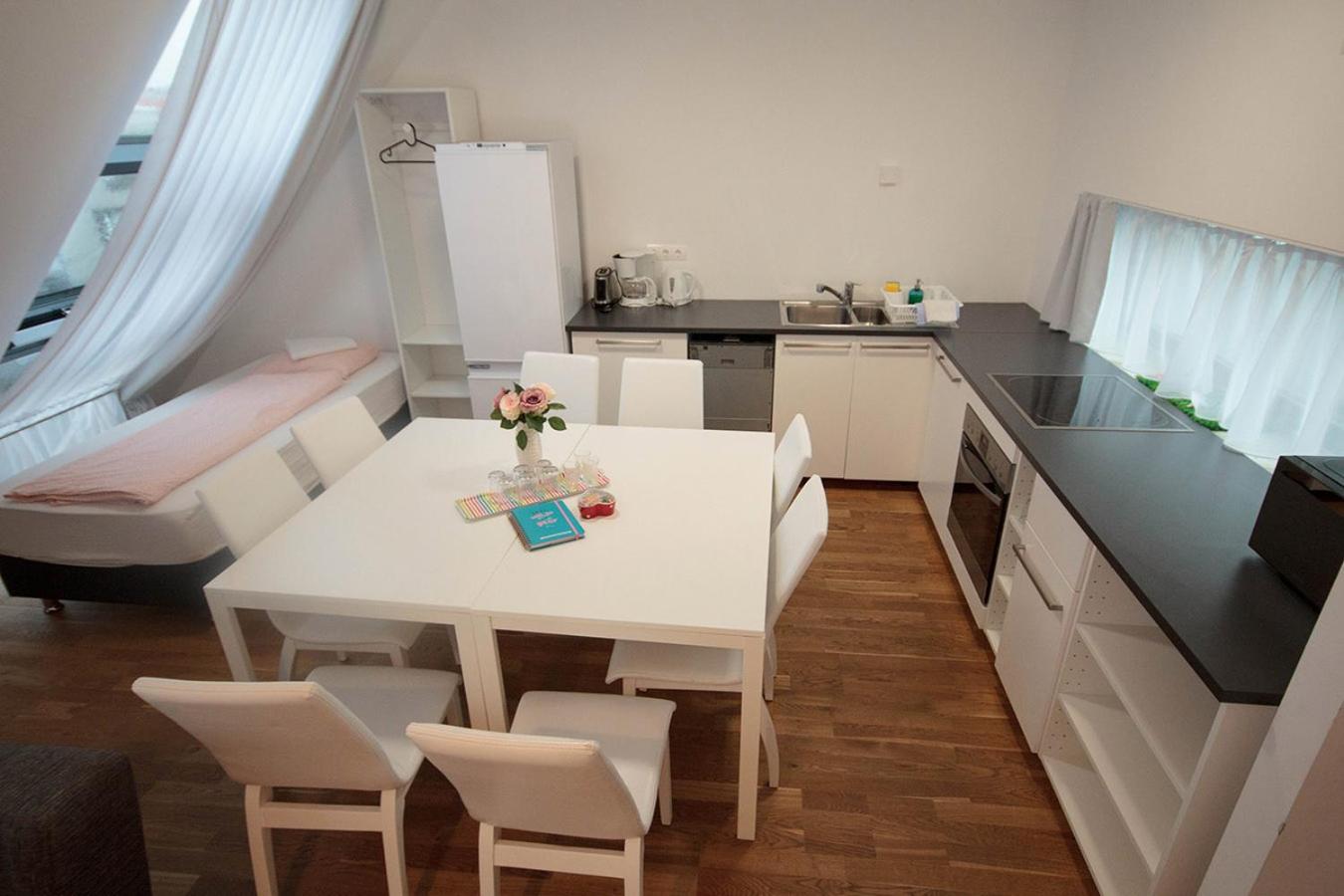 Hauptbahnhof Rooms