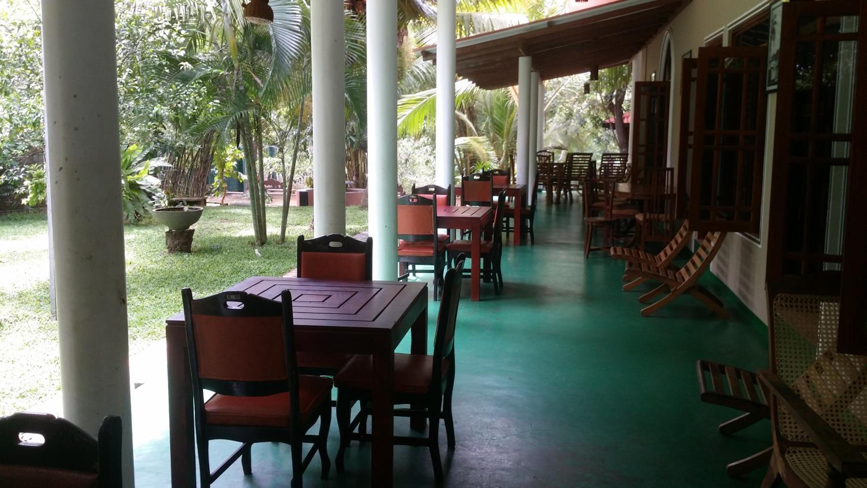 Yala River Face Inn