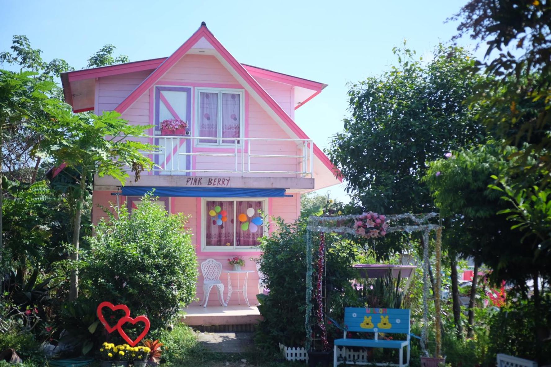 A Houses Homestay