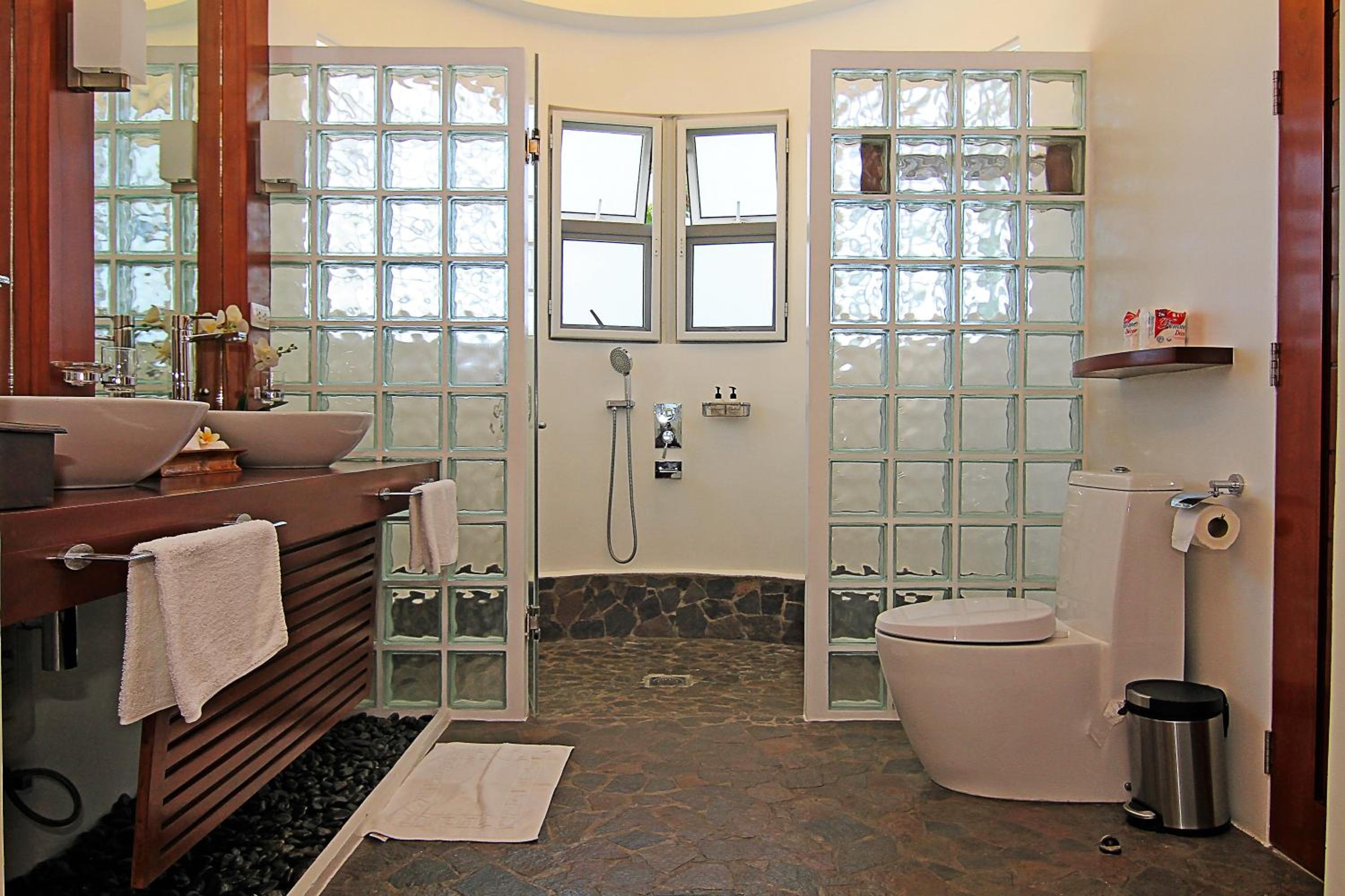 Vida Homes Condo Resort