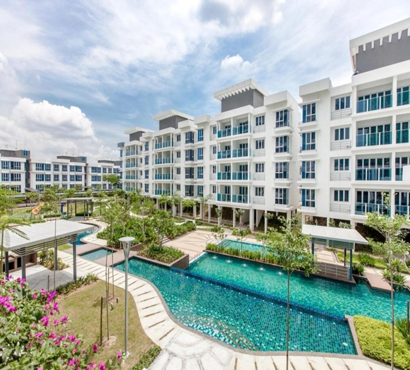 Putra 1 Pool Homestay Bandar Seri Putra photo 3
