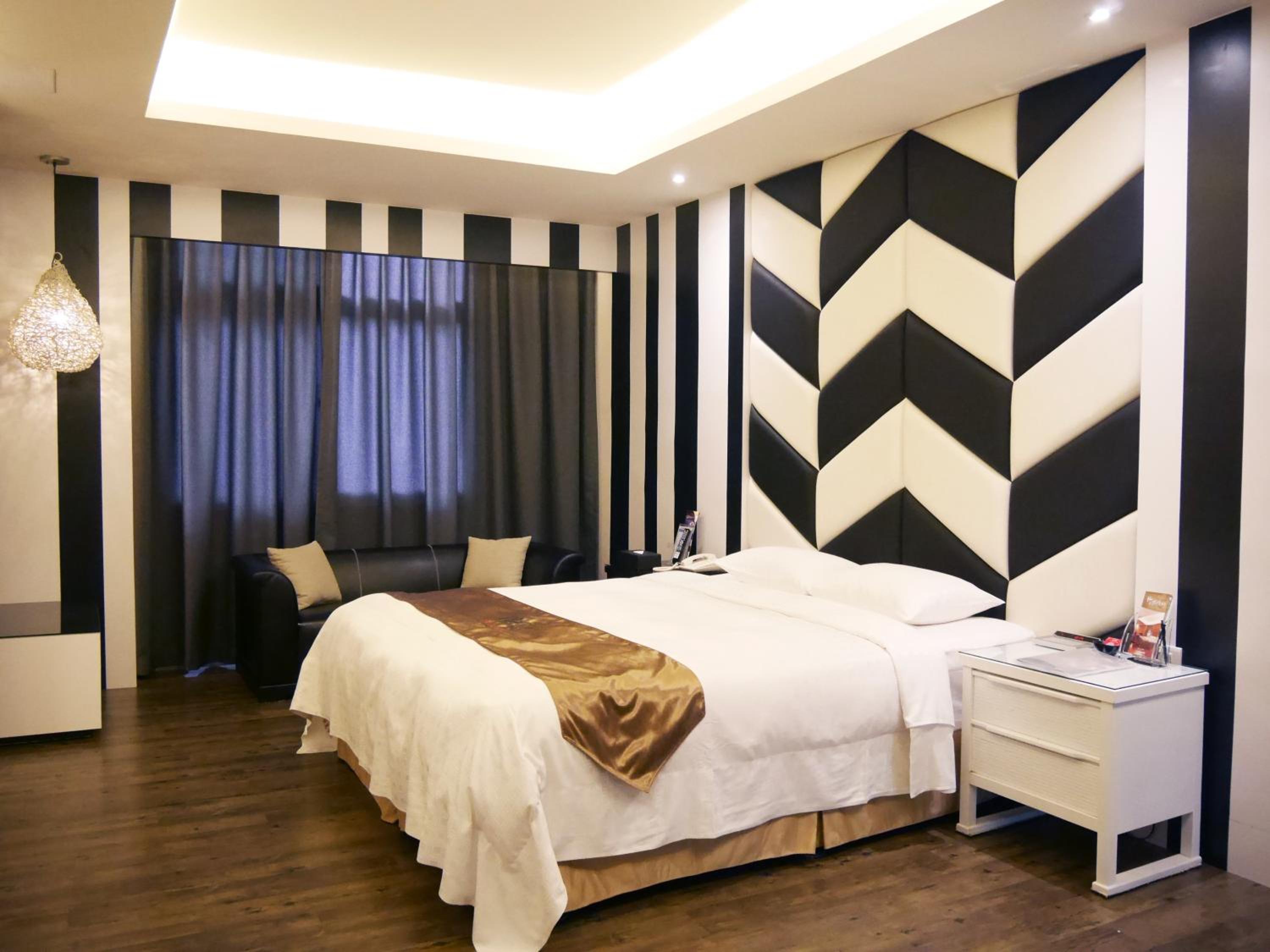 Refinement Motel