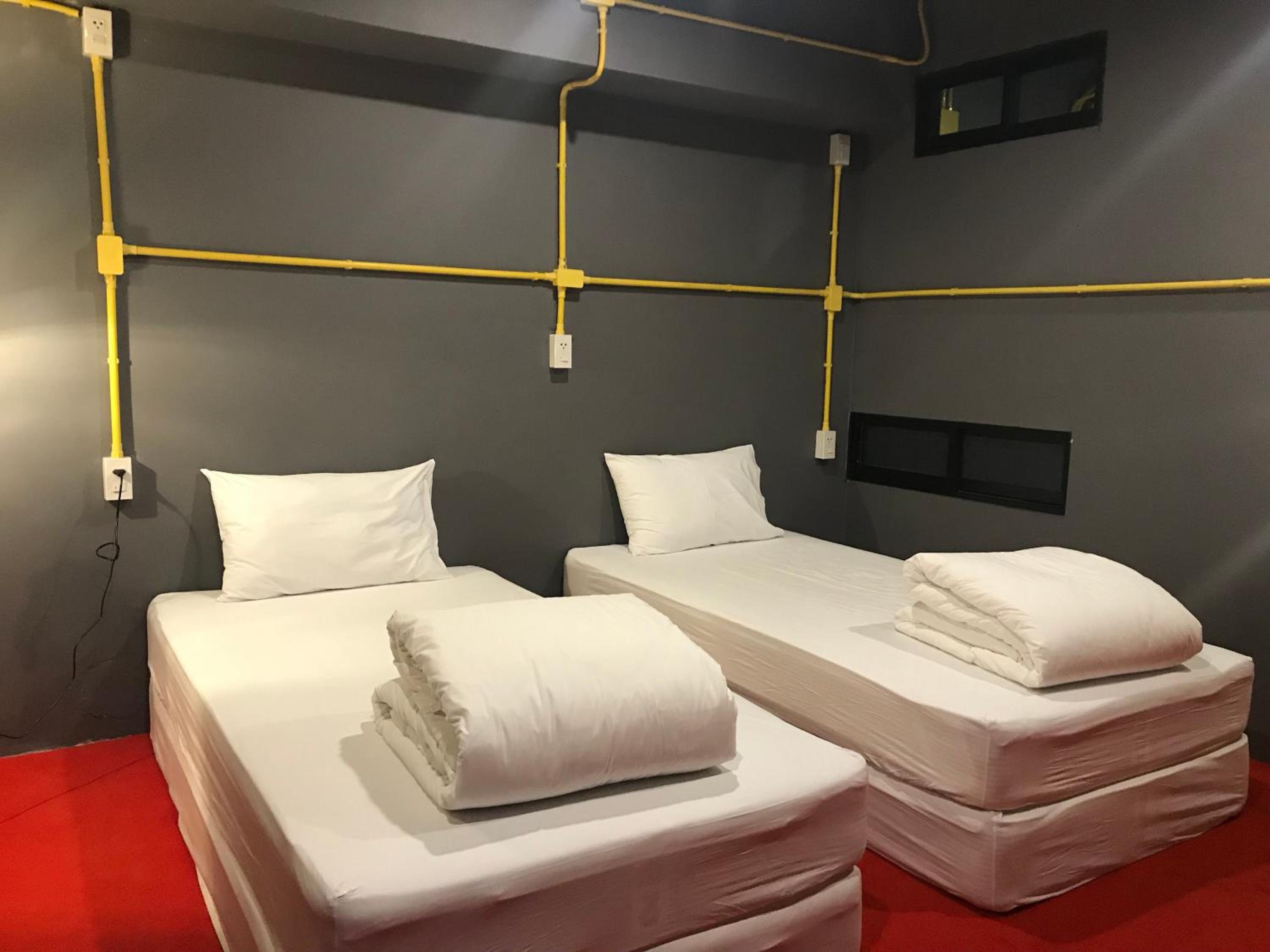 248 STREET HOSTEL view 3