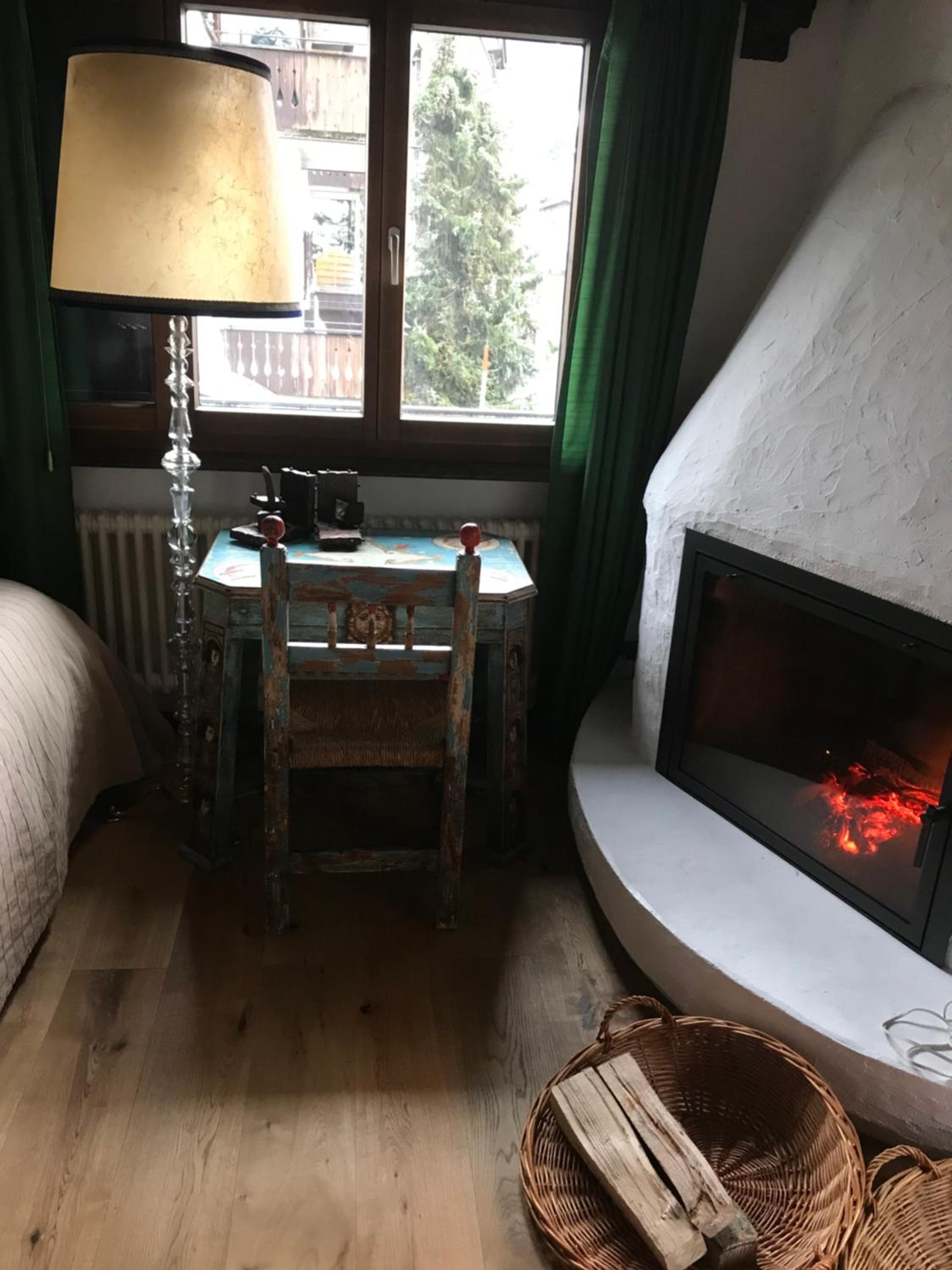 TOP LOCATION - Klosters center - 130m distance to ski lift Parsenn Gotschnabahn and railway station Klosters Platz - direct connection to Davos